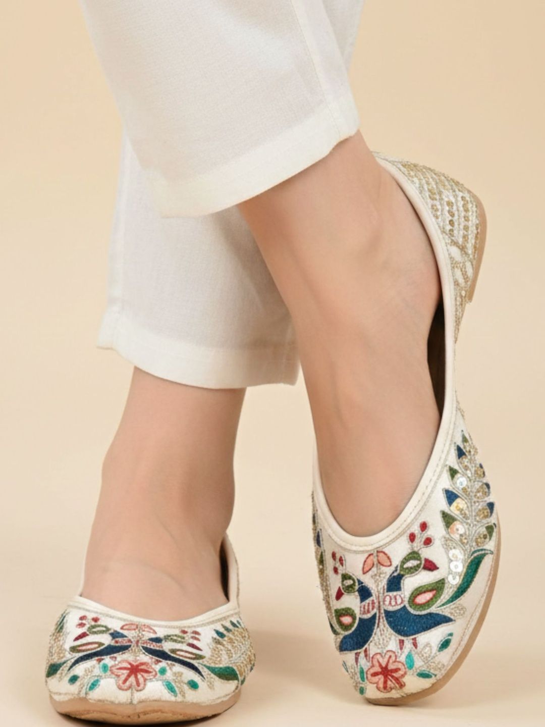 Anouk Women Mojaris Flats