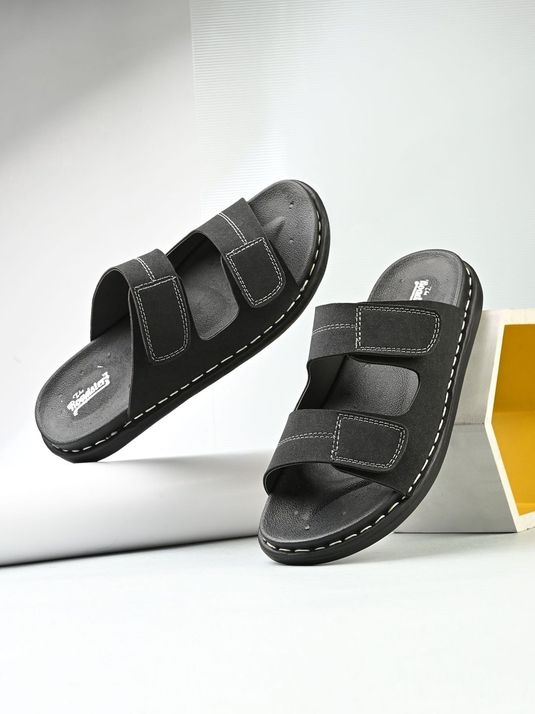 The Roadster Lifestyle Co Men Open-Toe Comfort Sandals