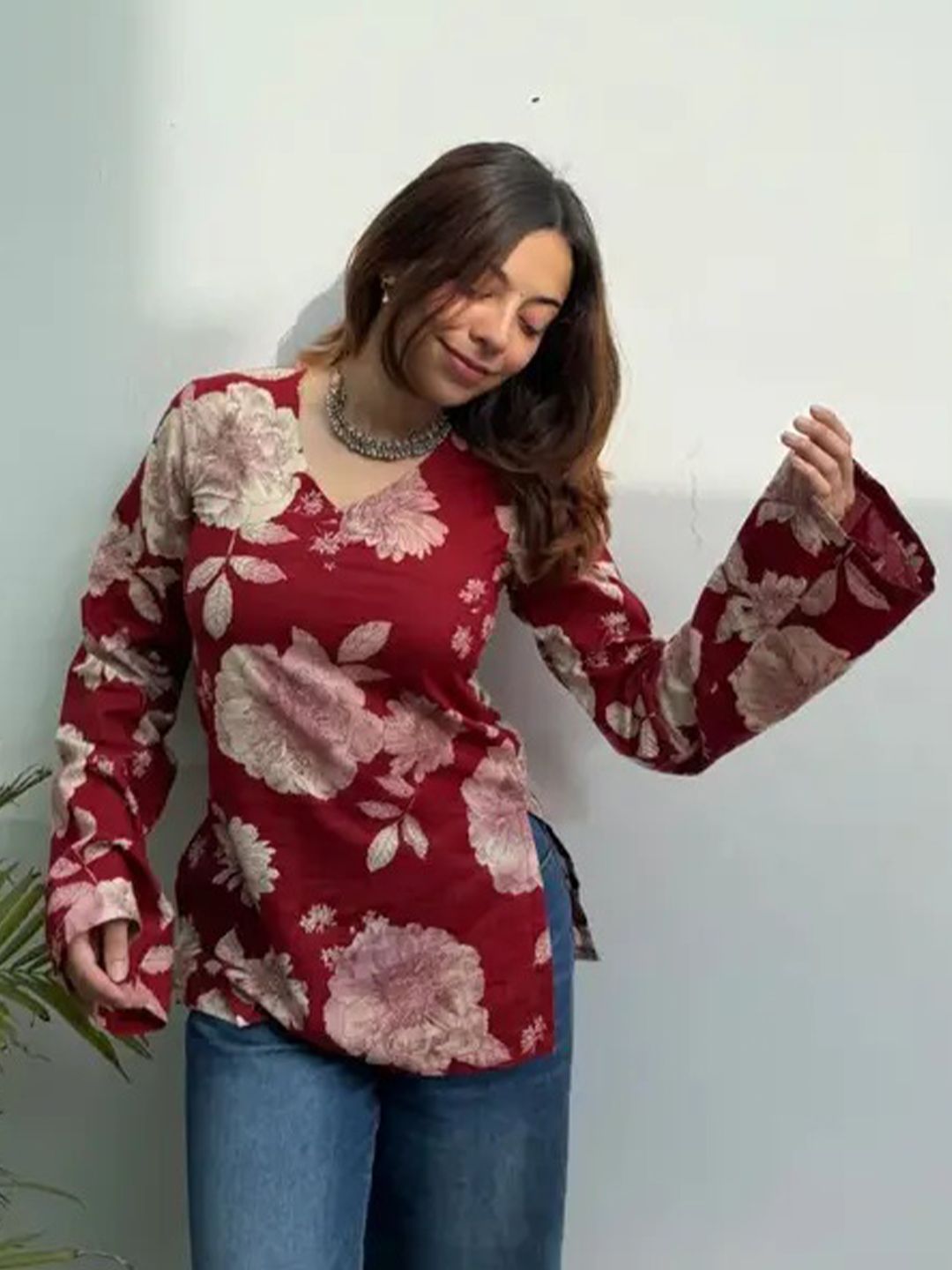 SAICHA Floral Printed V-Neck Kurti
