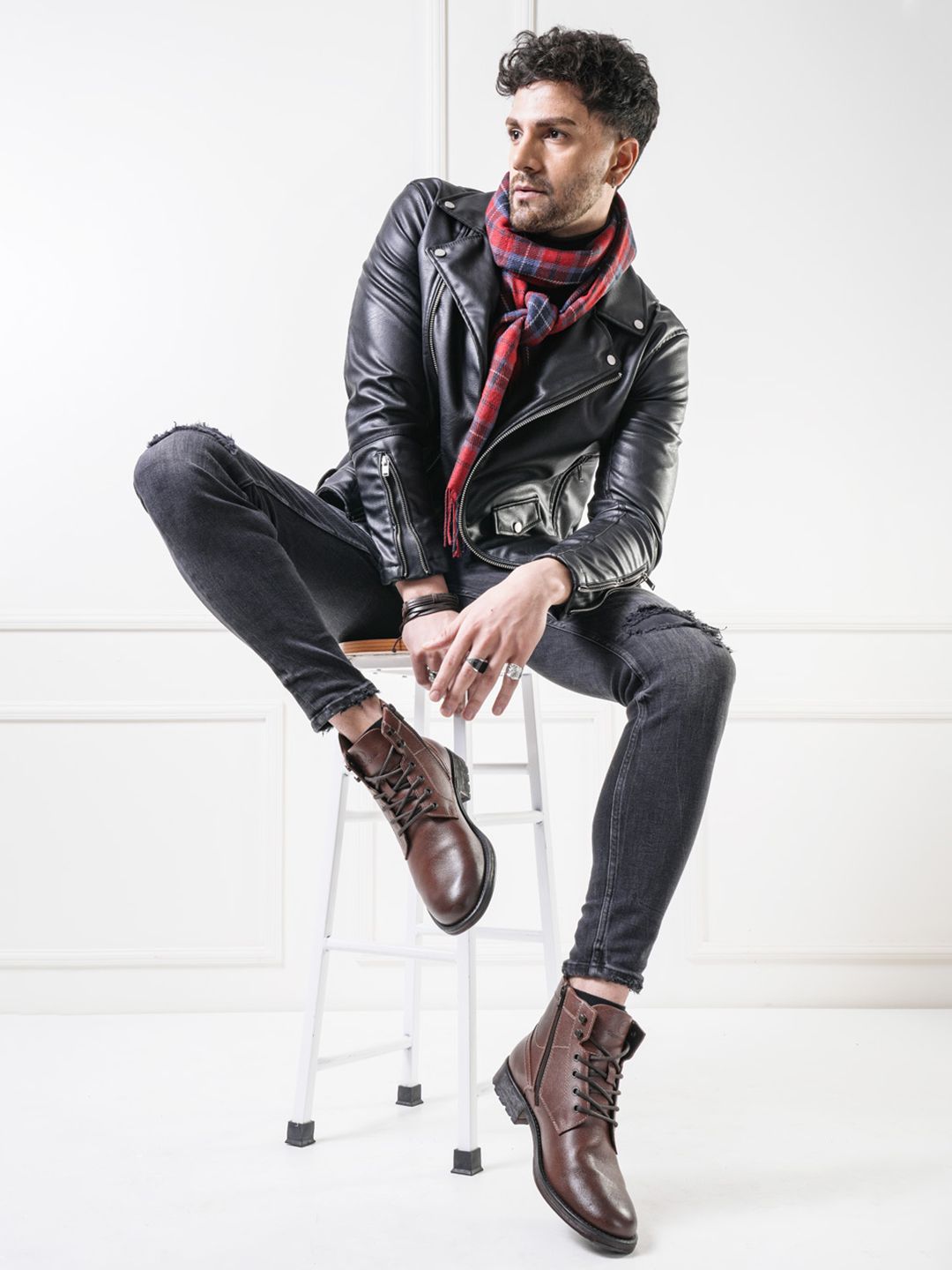 Thomas 。 Buy THOMAS CRICK Men Textured Leather Biker Boots - Boots for Men
