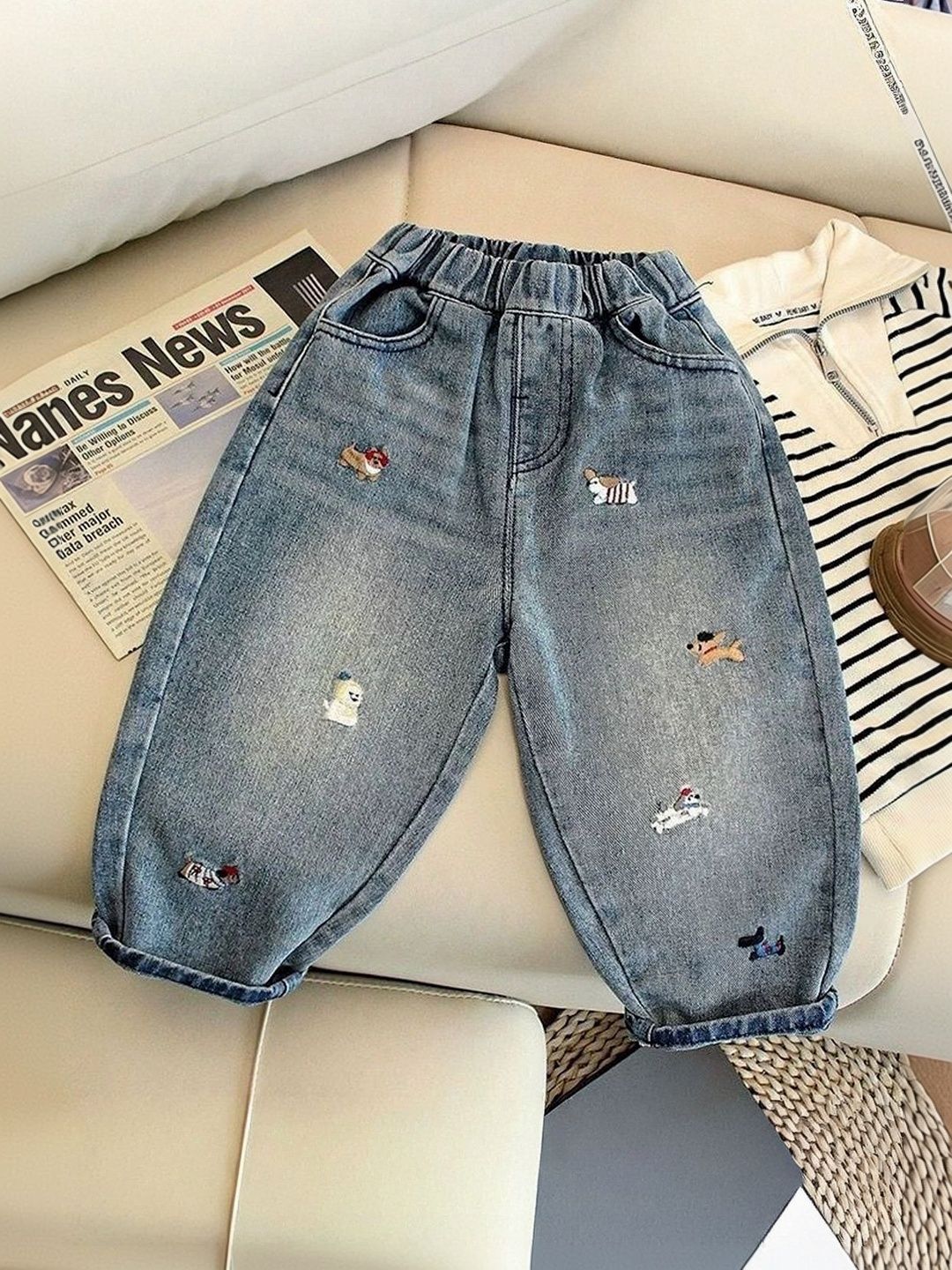 FOREVER FRIDAY Boys Comfort Regular Fit Mid-Rise Light Fade Stretchable Jeans