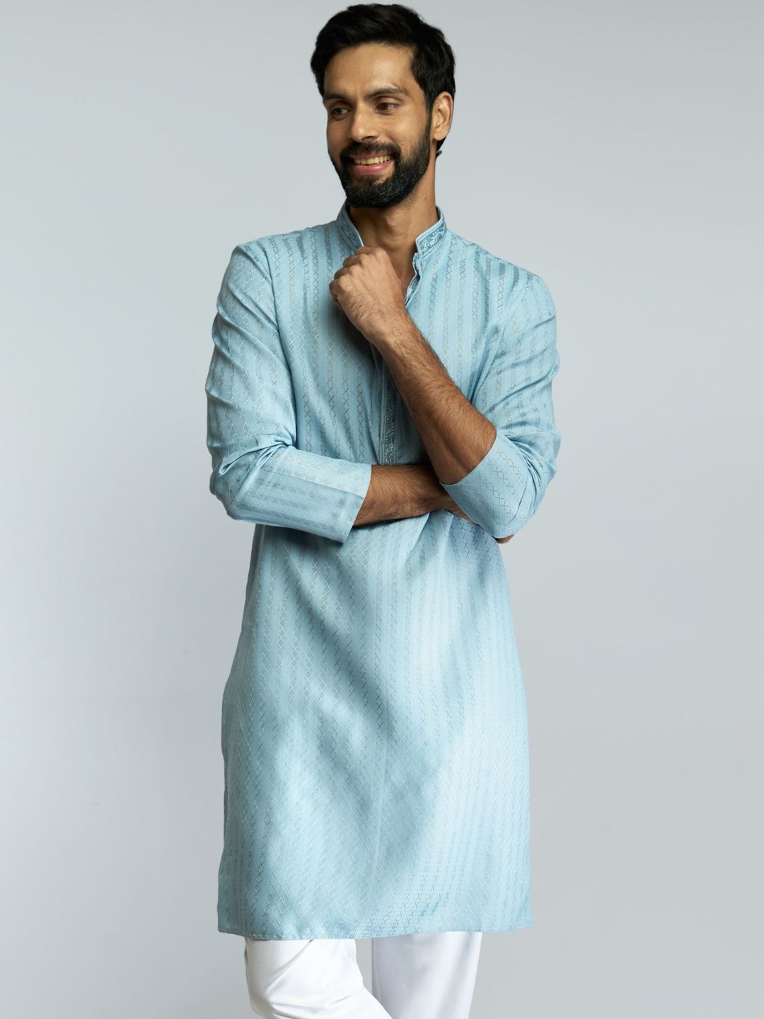 VASTRAMAY Men Embroidered Thread Work Jacquard Kurta
