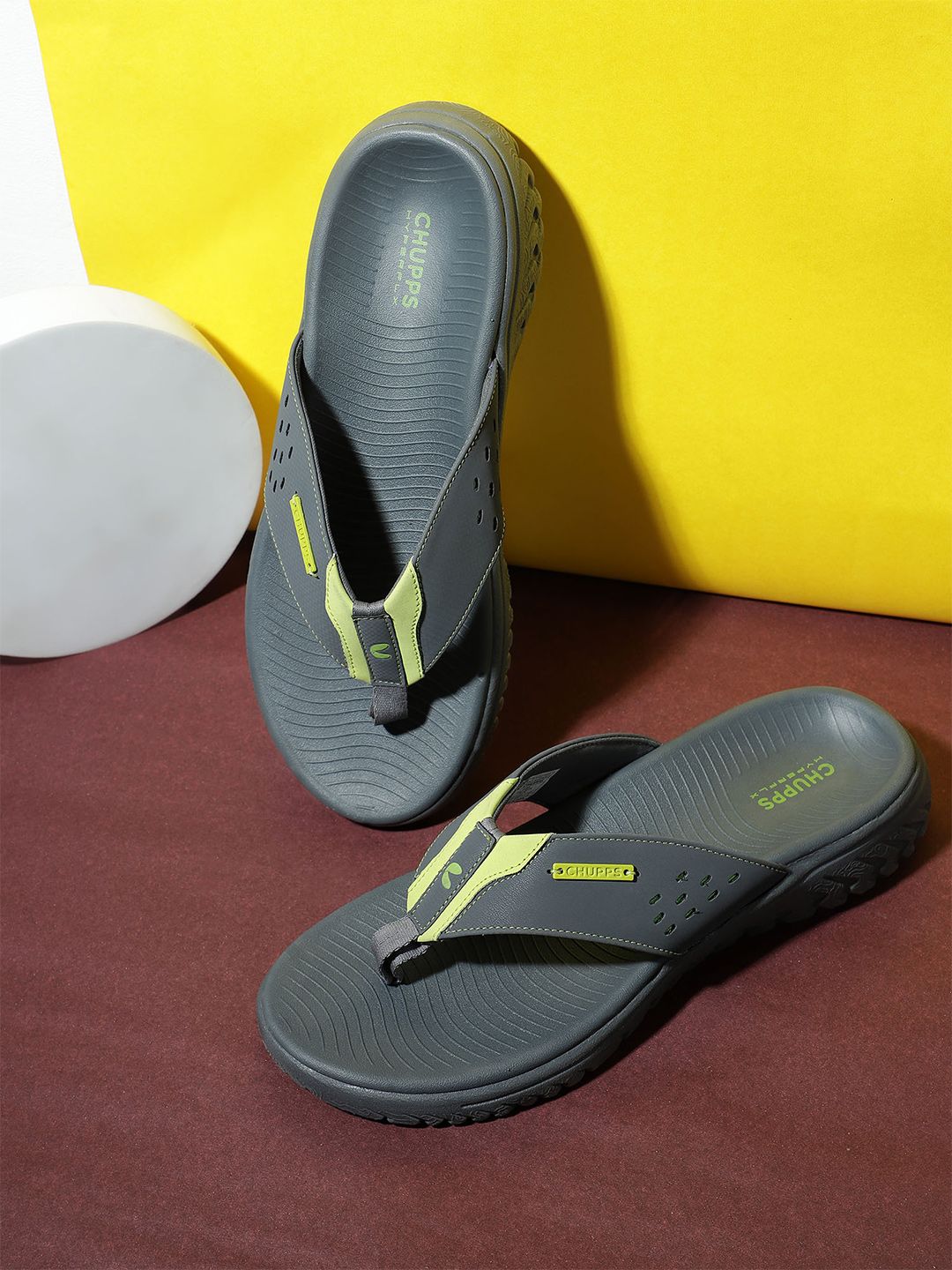 CHUPPS Men Grey Neon Viper Doctor Ultra soft Ortho Slipper Flipflop