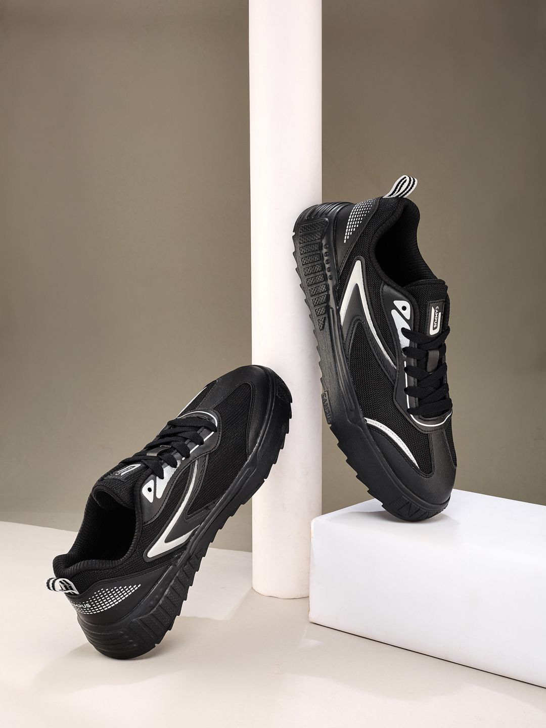 Campus STATIC Men Textured Sneakers