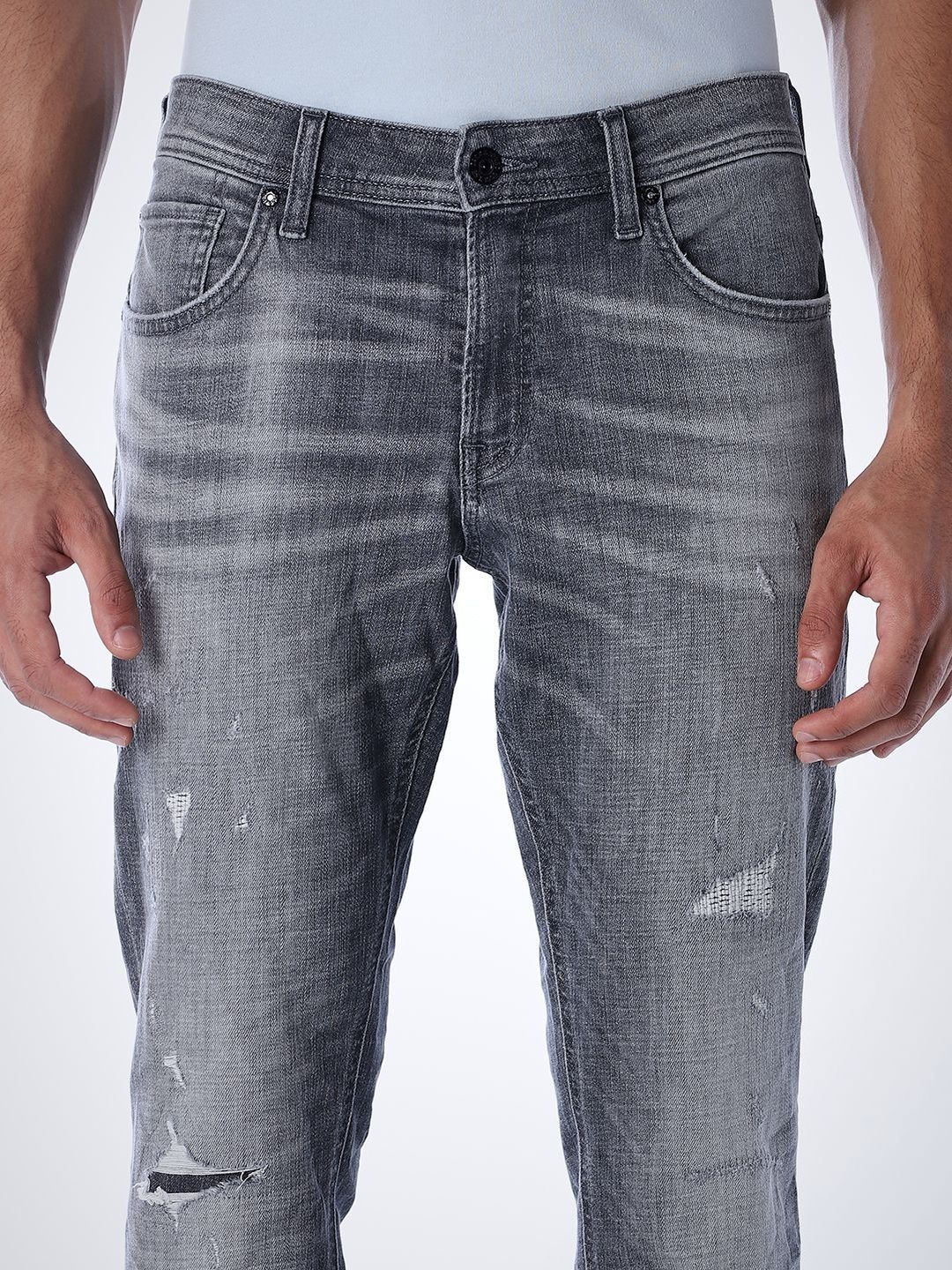 Regular Fit Low-Rise Mildly Distressed Heavy Fade Stretchable Jeans