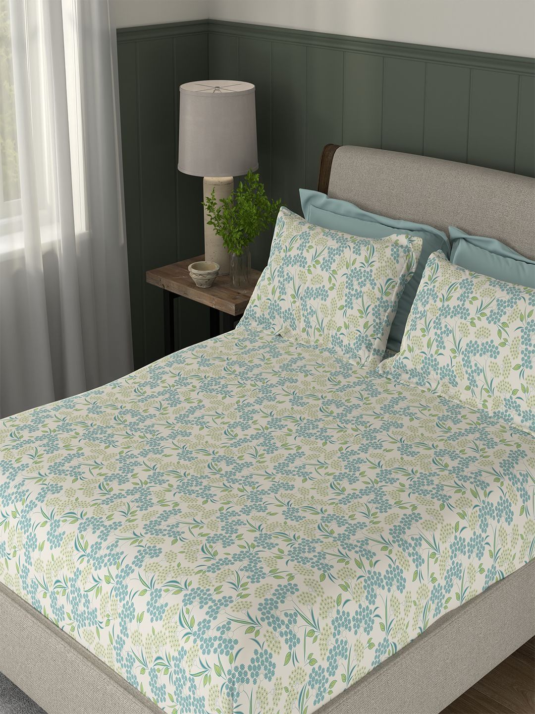 Portico New York Signature Portico New York Signature Cream-Coloured Floral 104 TC Bedsheet with 2 Pillow Covers