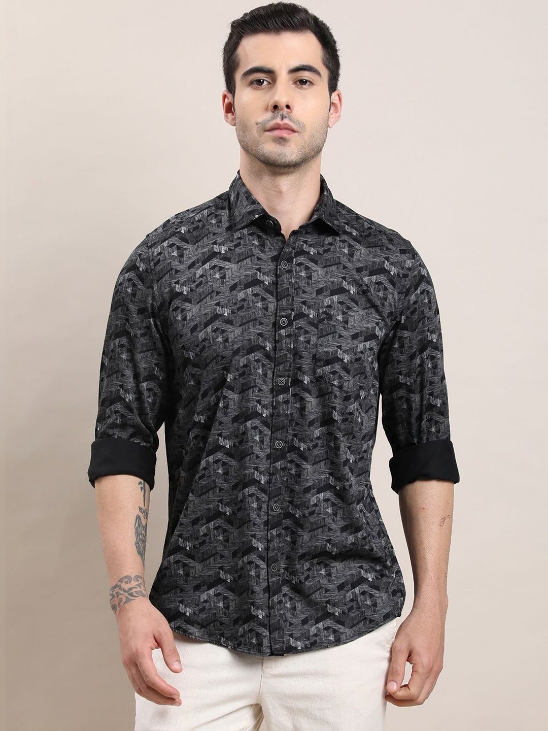 Turtle Men Relaxed Slim Fit Printed Casual Shirt