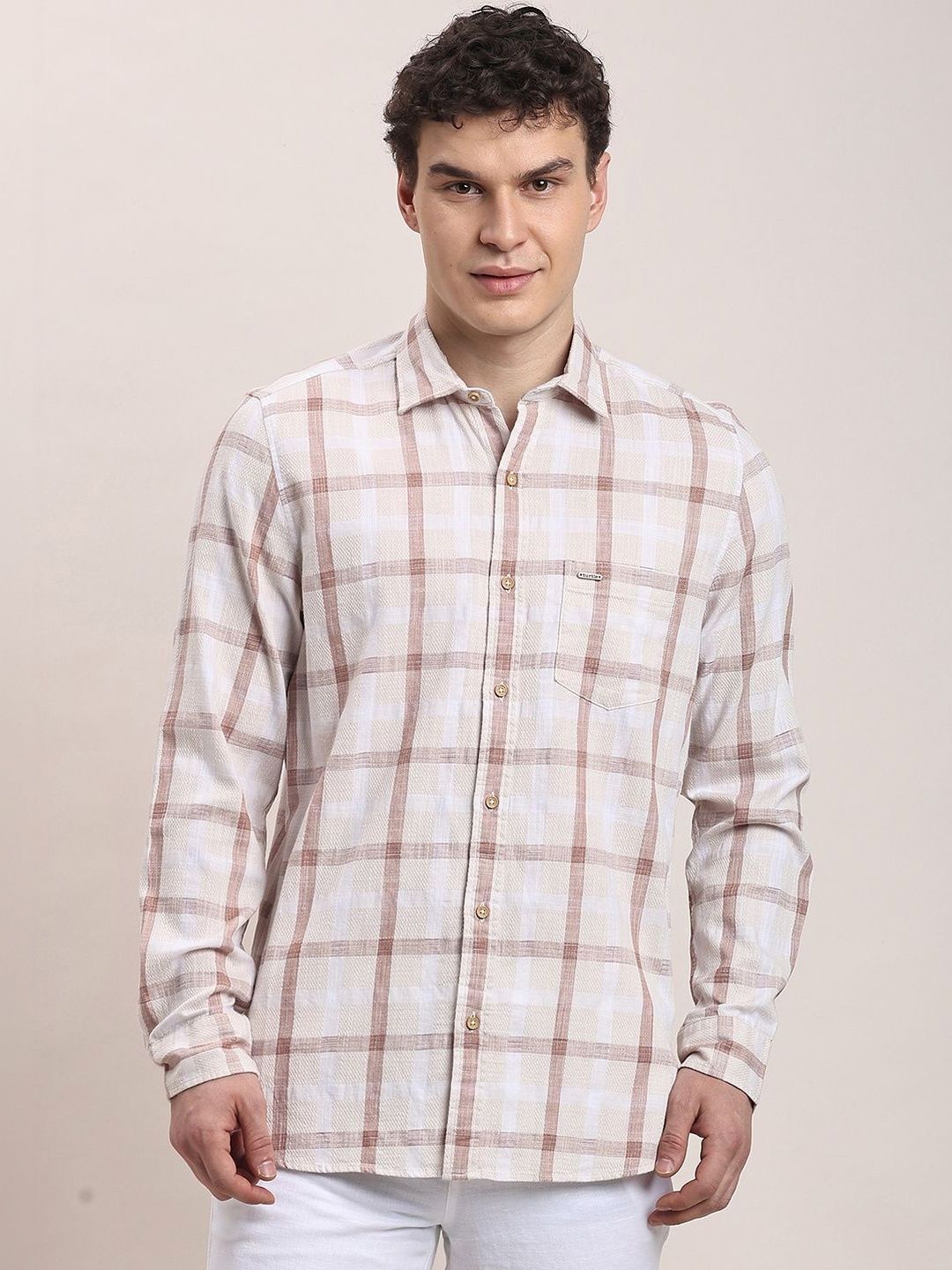 Turtle Men Relaxed Slim Fit Checked Casual Shirt