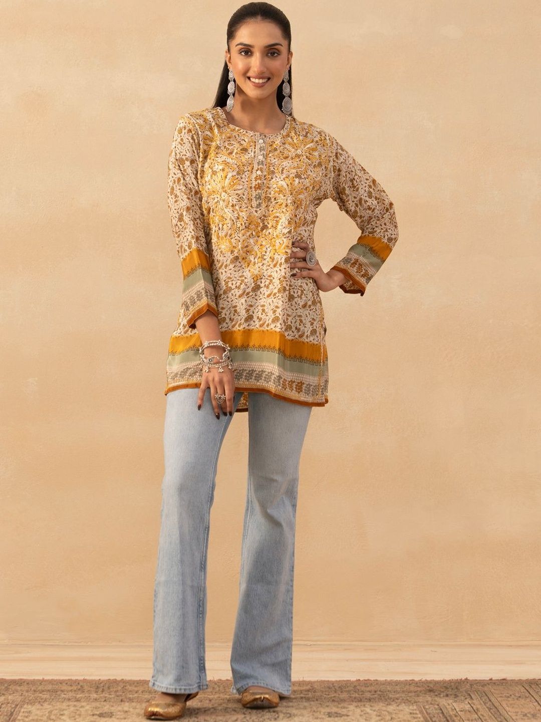 House of Chikankari Women Embroidered Chikankari Crepe Kurta