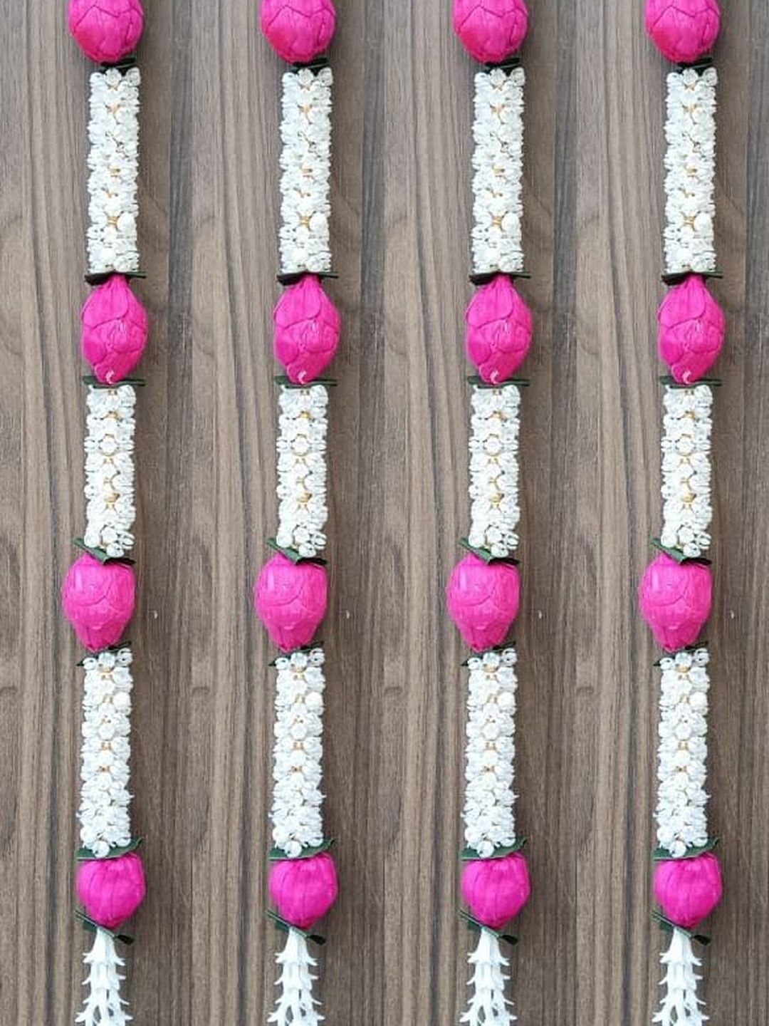 Nutts 4Pcs White & Pink Textured Papergajra Garlands