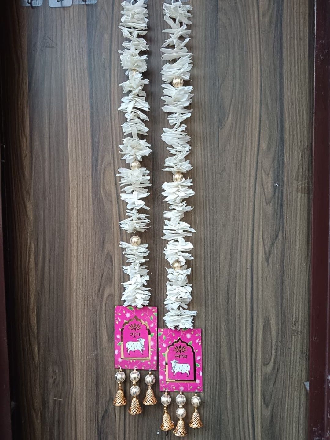 Nutts 2Pcs White & Pink Textured Papergajra Garlands