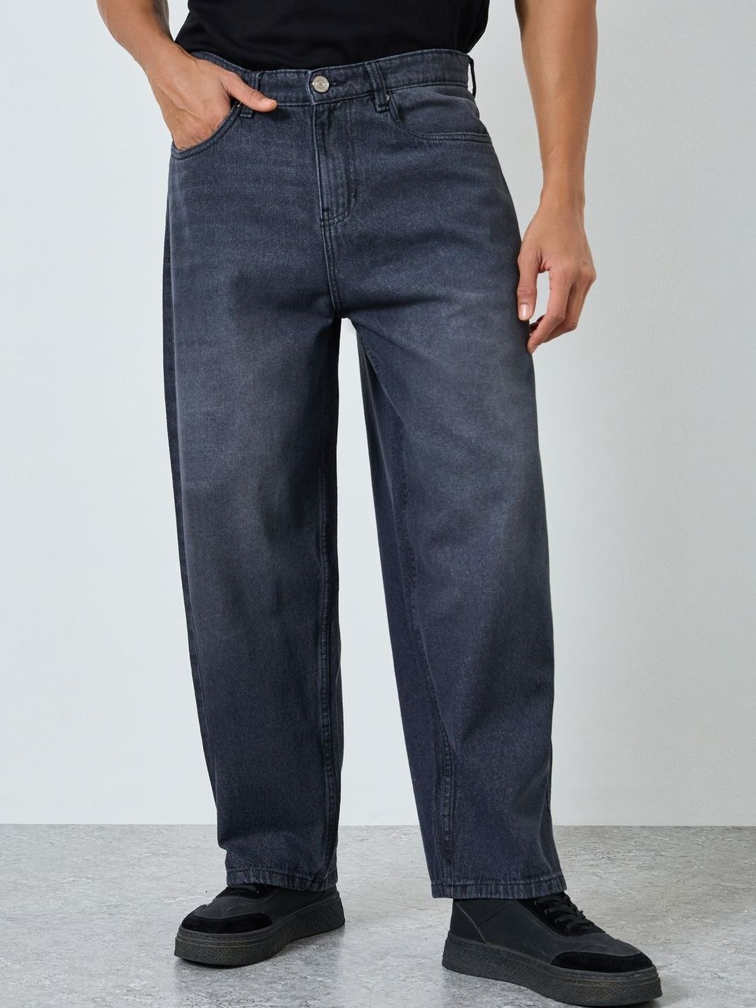 Styli Men Mid-Rise Light Fade Medium Wash Jeans