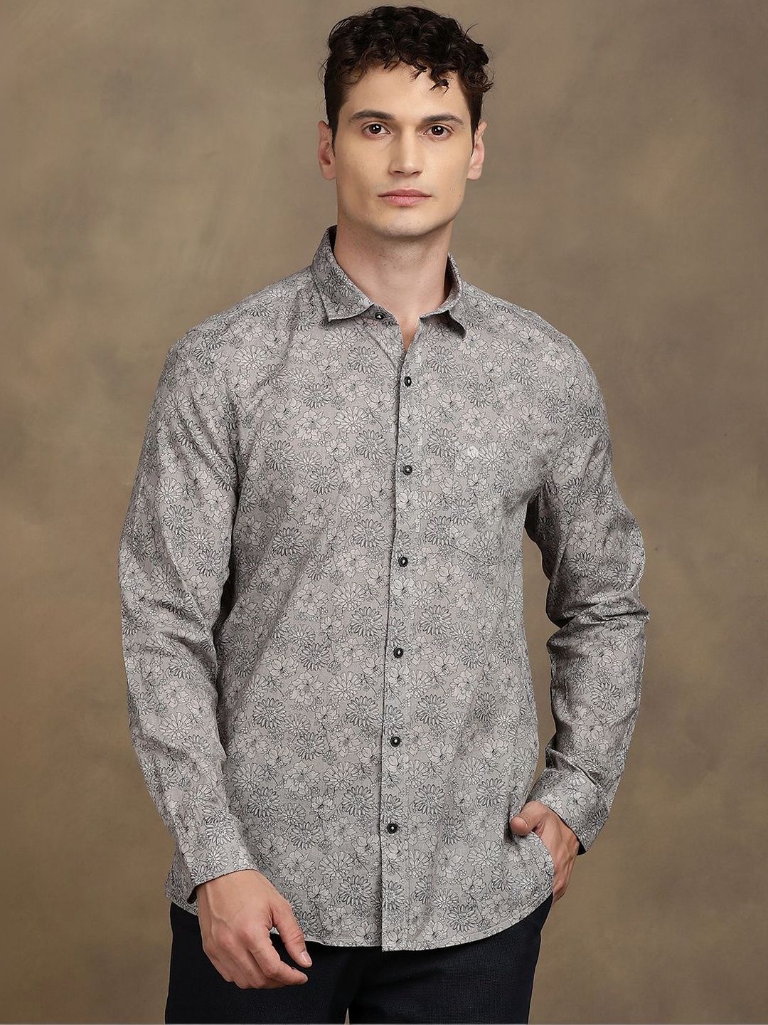 Turtle Men Relaxed Slim Fit Floral Printed Casual Shirt