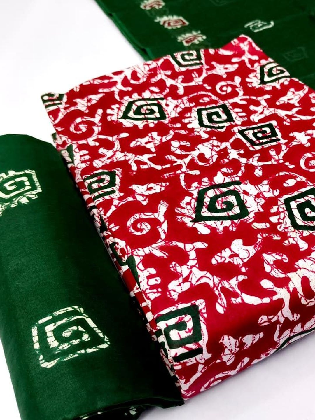 Keshar Printed Pure Cotton Unstitched Dress Material