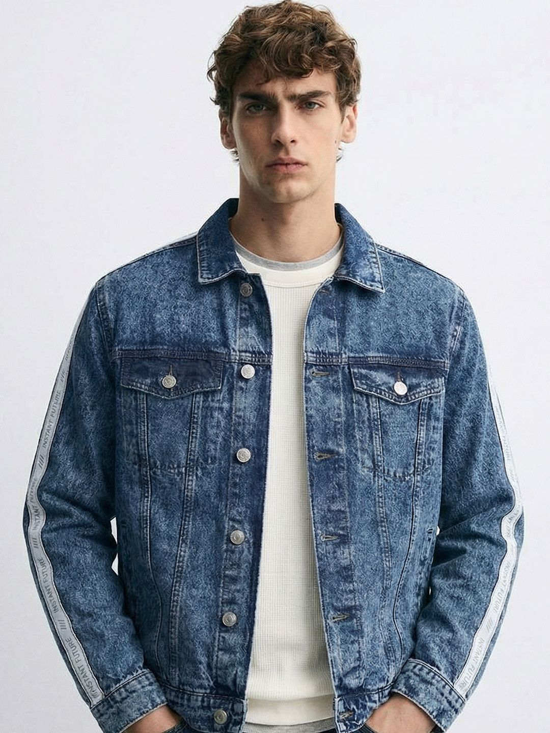 HIGHLANDER Men Blue Washed Denim Jacket with Patchwork