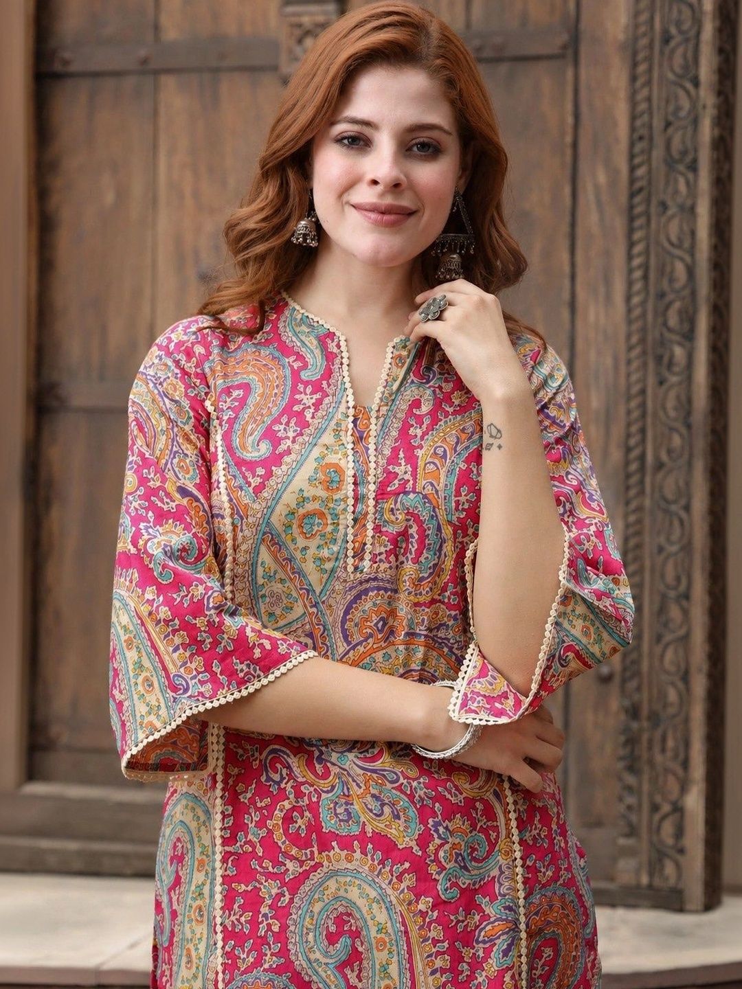 KKOUTFITS Women Paisley Printed Kurta
