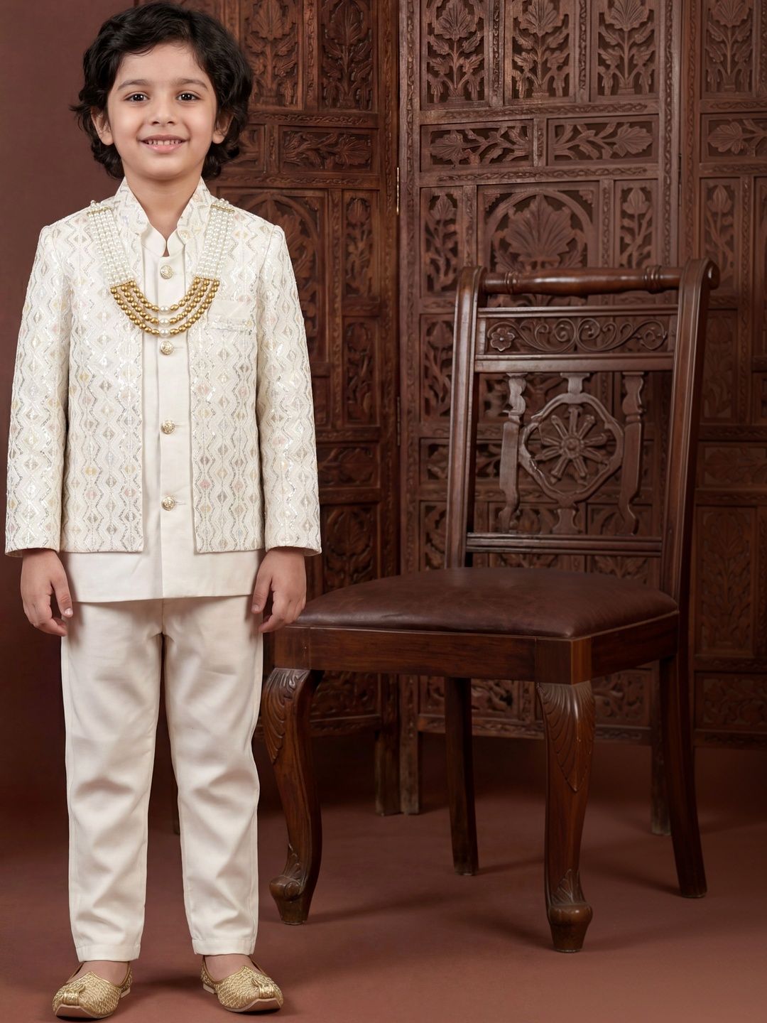 BT DEZINES Boys Embroidered Mandarin Collar Sherwani