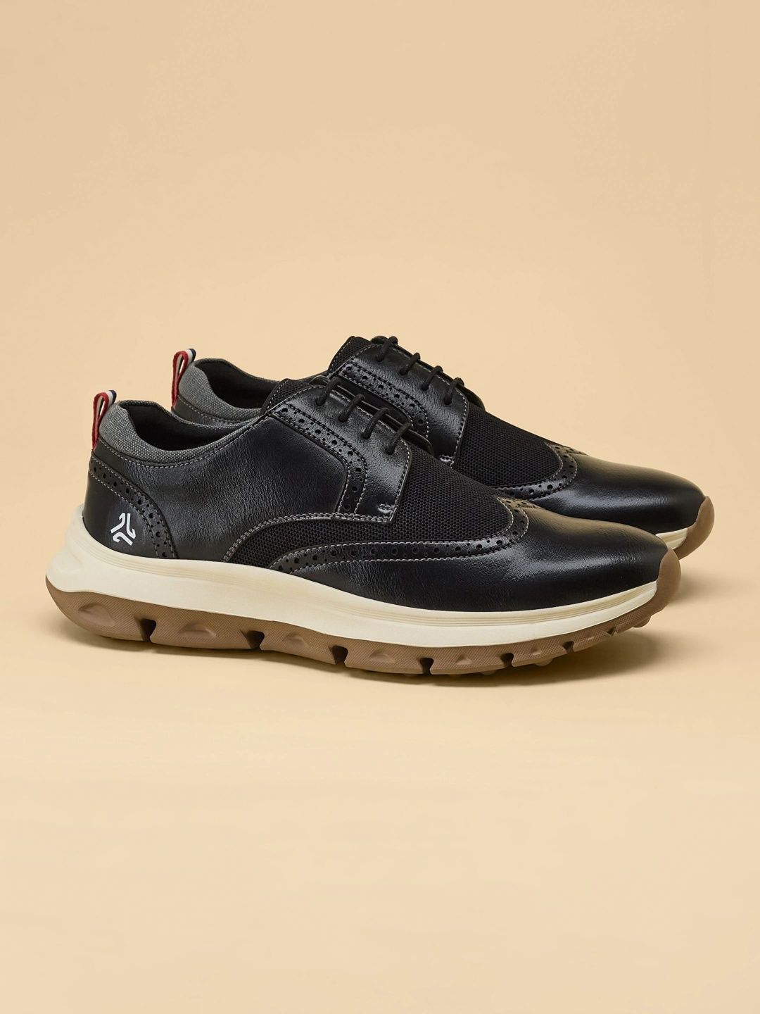ELAN Textured Sneakers Campus ELAN Men Textured Sneakers