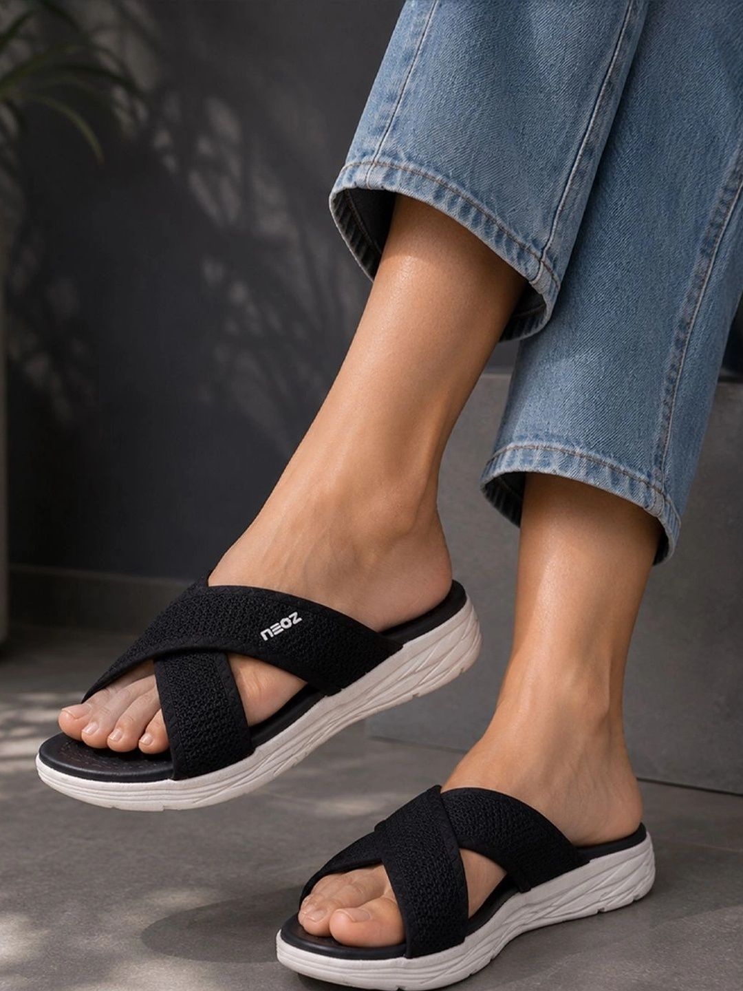 NEOZ NEOZ Women Levirex Lightweight Arch Support Durable Anti-Skid & Comfortable Sliders