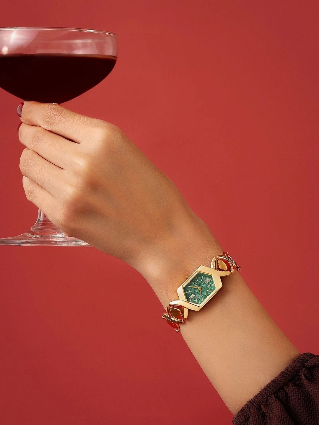 HAUTE SAUCE Women Dial & Bracelet Style Straps Analogue Watch SSS26_HSWC1480
