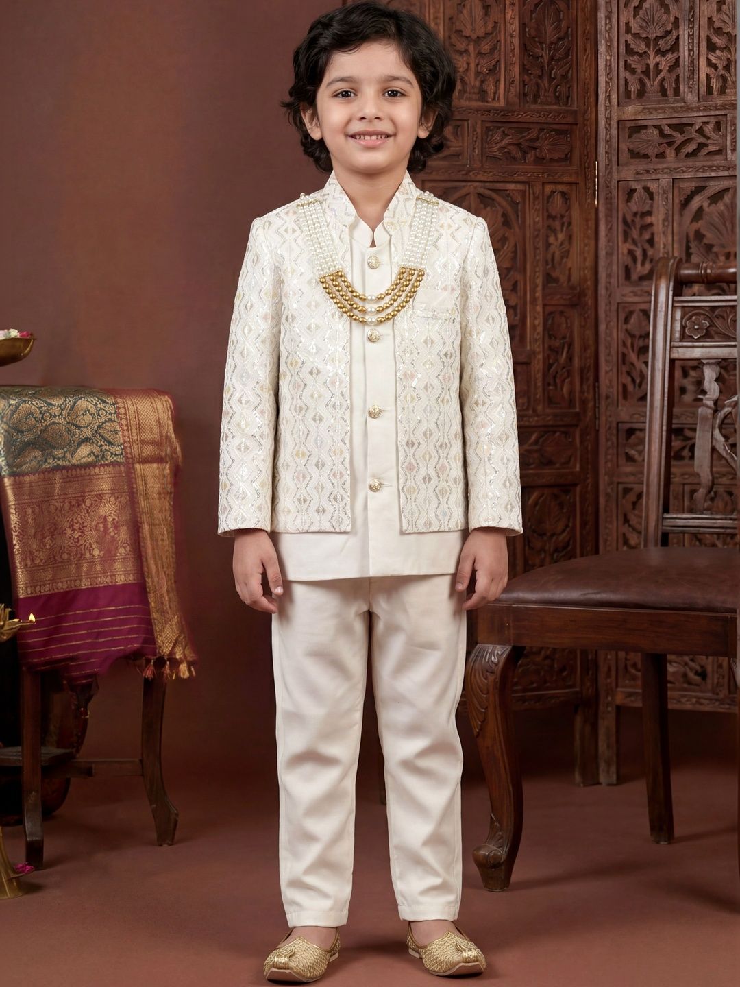 BT DEZINES Boys Embroidered Mandarin Collar Sherwani