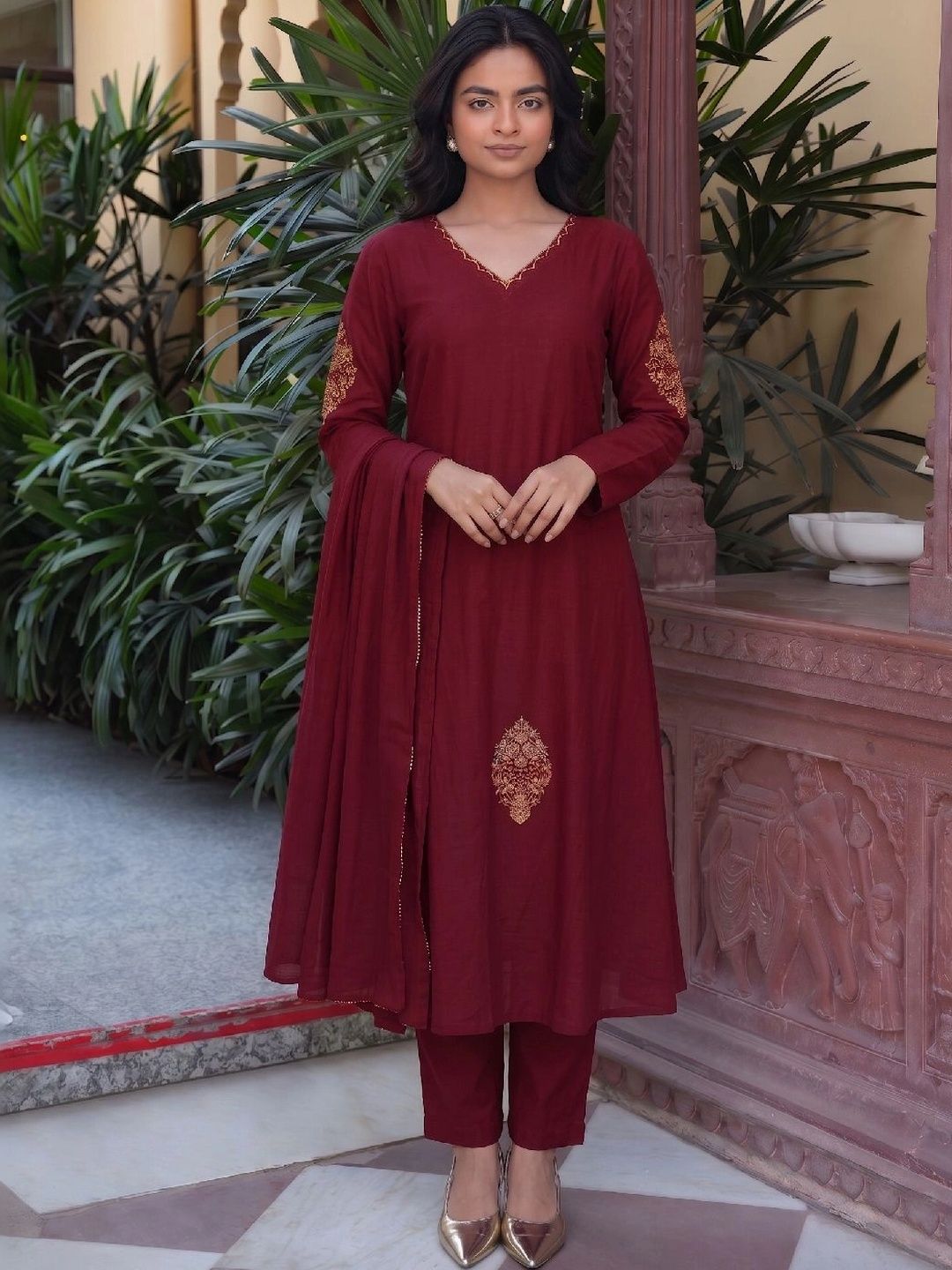 Aaghnya Women Ethnic Motifs Embroidered Regular Thread Work Kurta with Trousers & With Dupatta