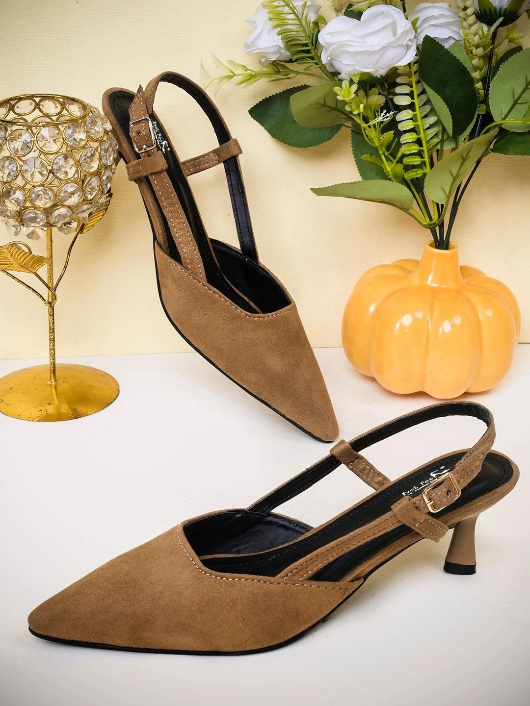 Froh Feet Kitten Pumps