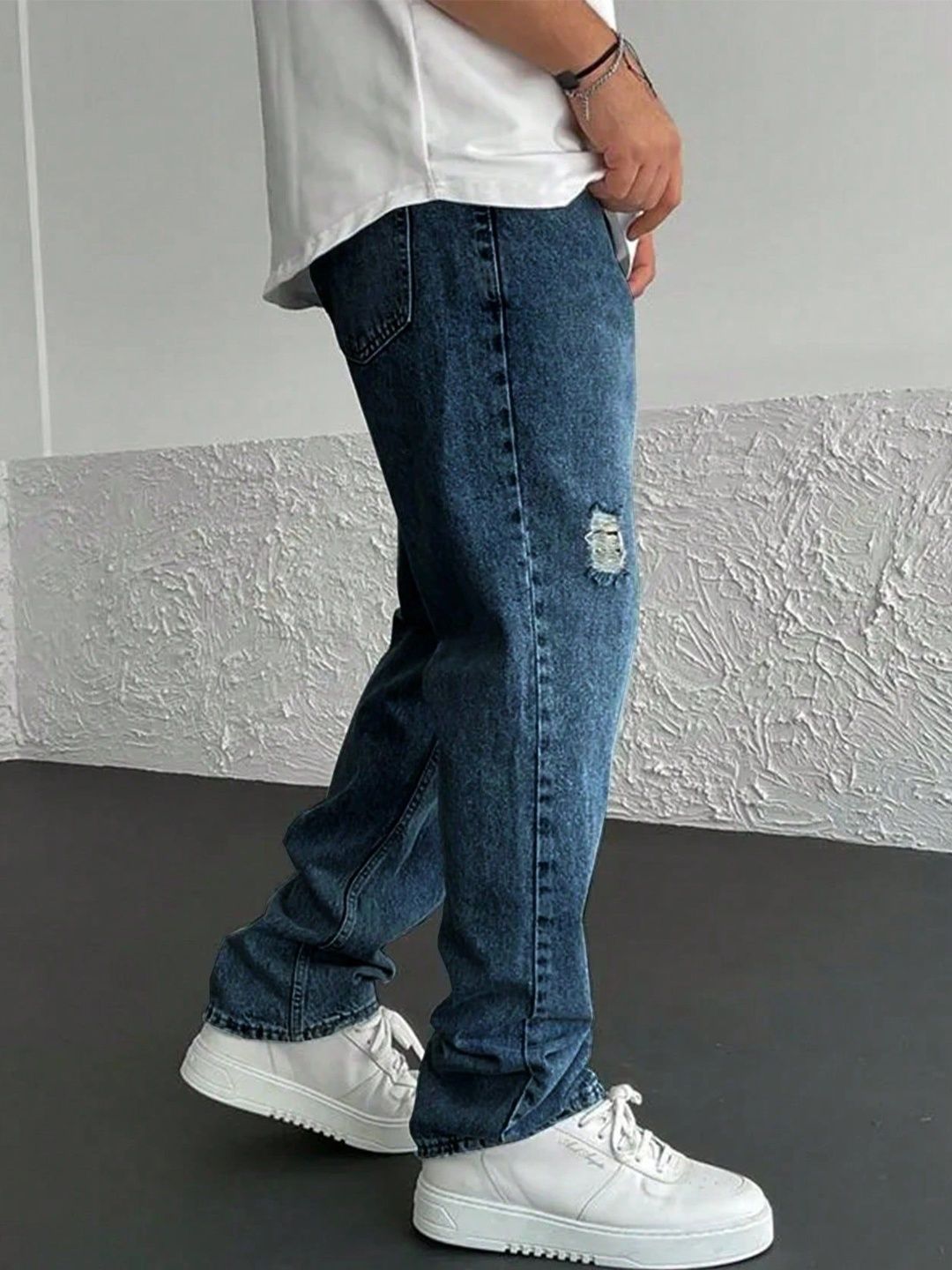 Encrypt Men Regular Fit High-Rise Mildly Distressed Jeans