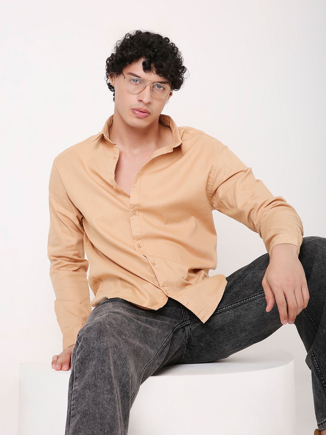 Blnk Men Relaxed Fit Solid Spread Collar Cotton Casual Shirt