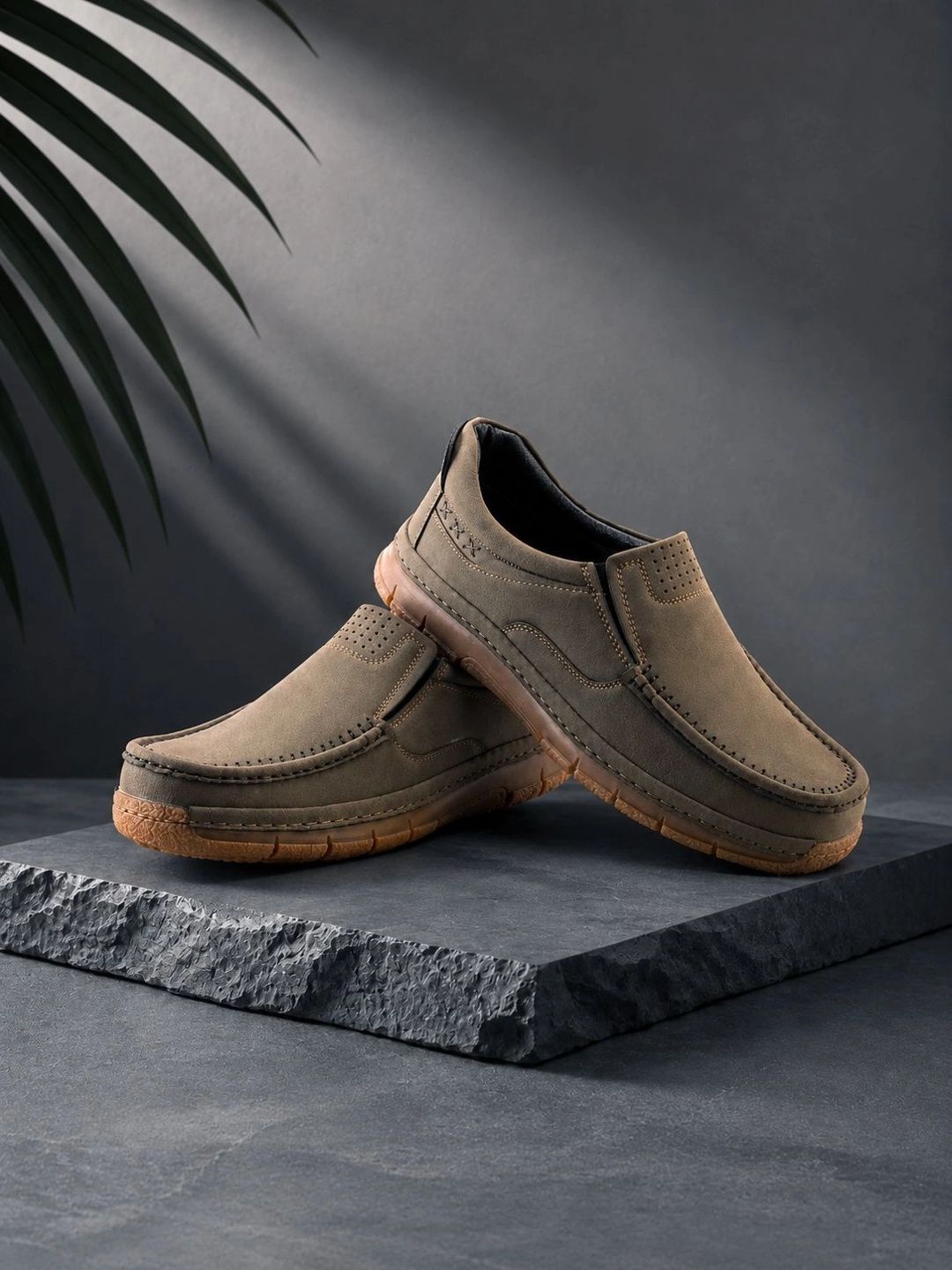 Roadster Men Perforations Loafers
