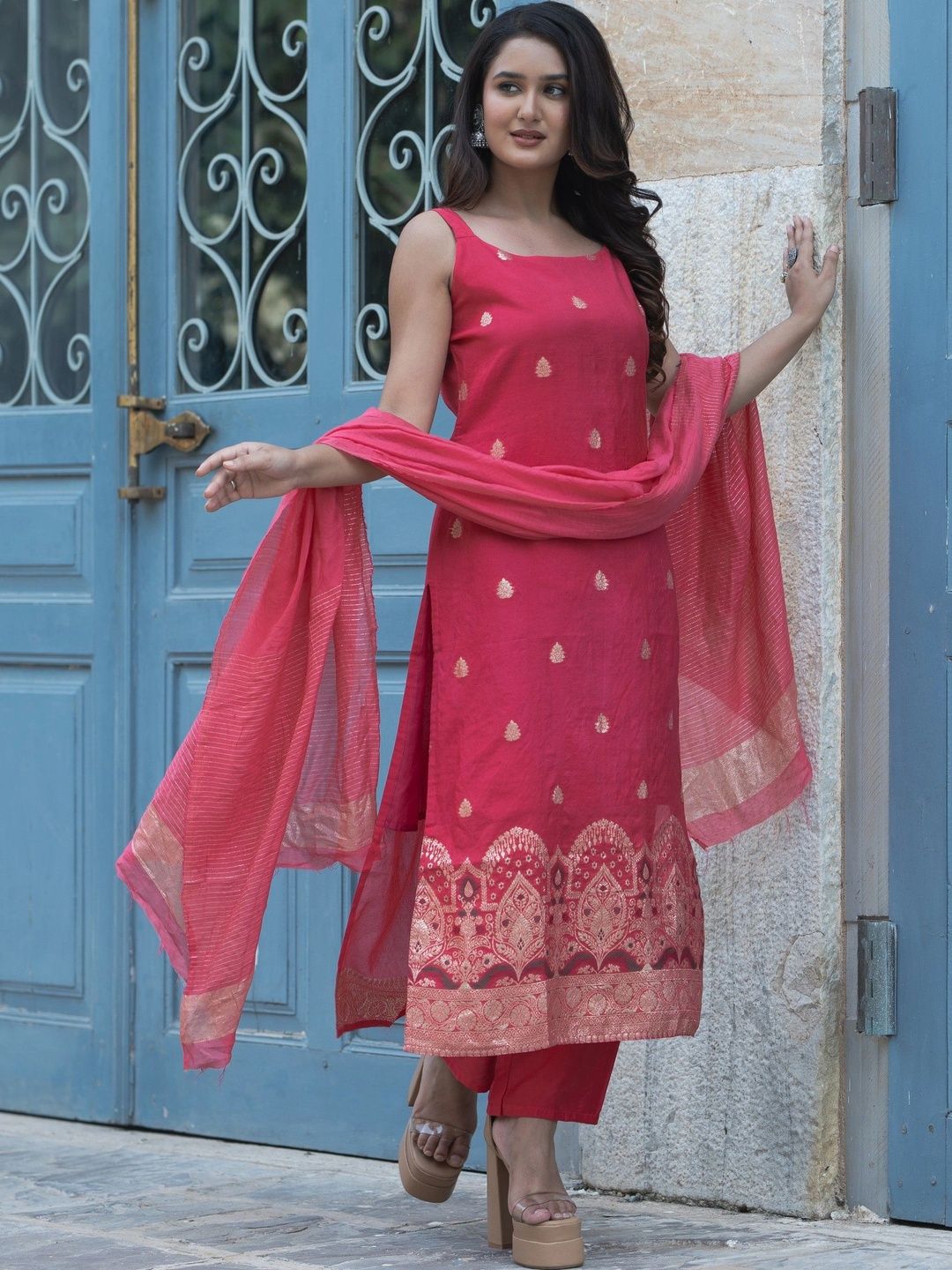 ASPORA Women Ethnic Motifs Regular Kurta with Trousers & With Dupatta