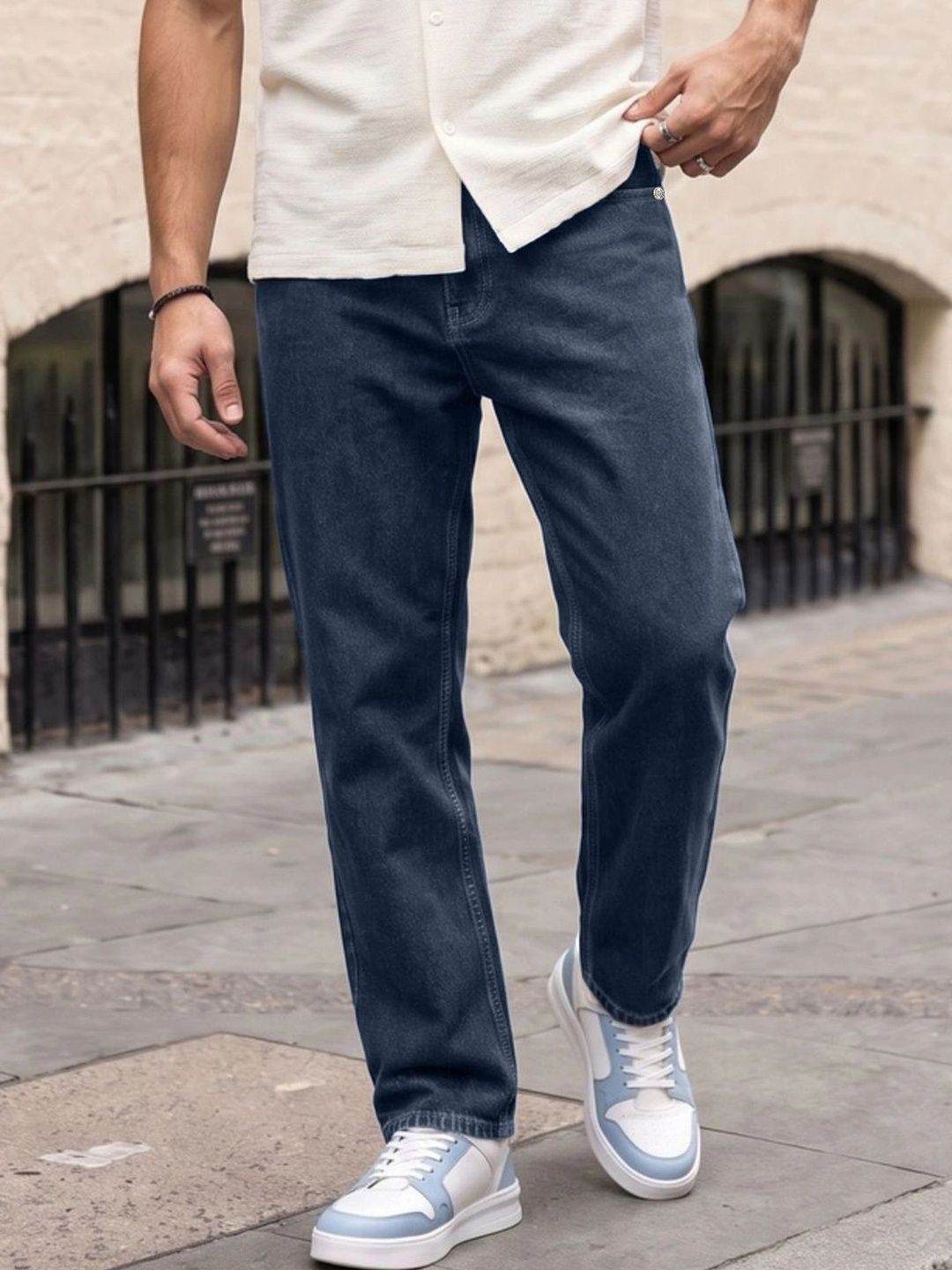 Urbano Fashion Men Relaxed Fit Mid-Rise Heavy Fade Jeans