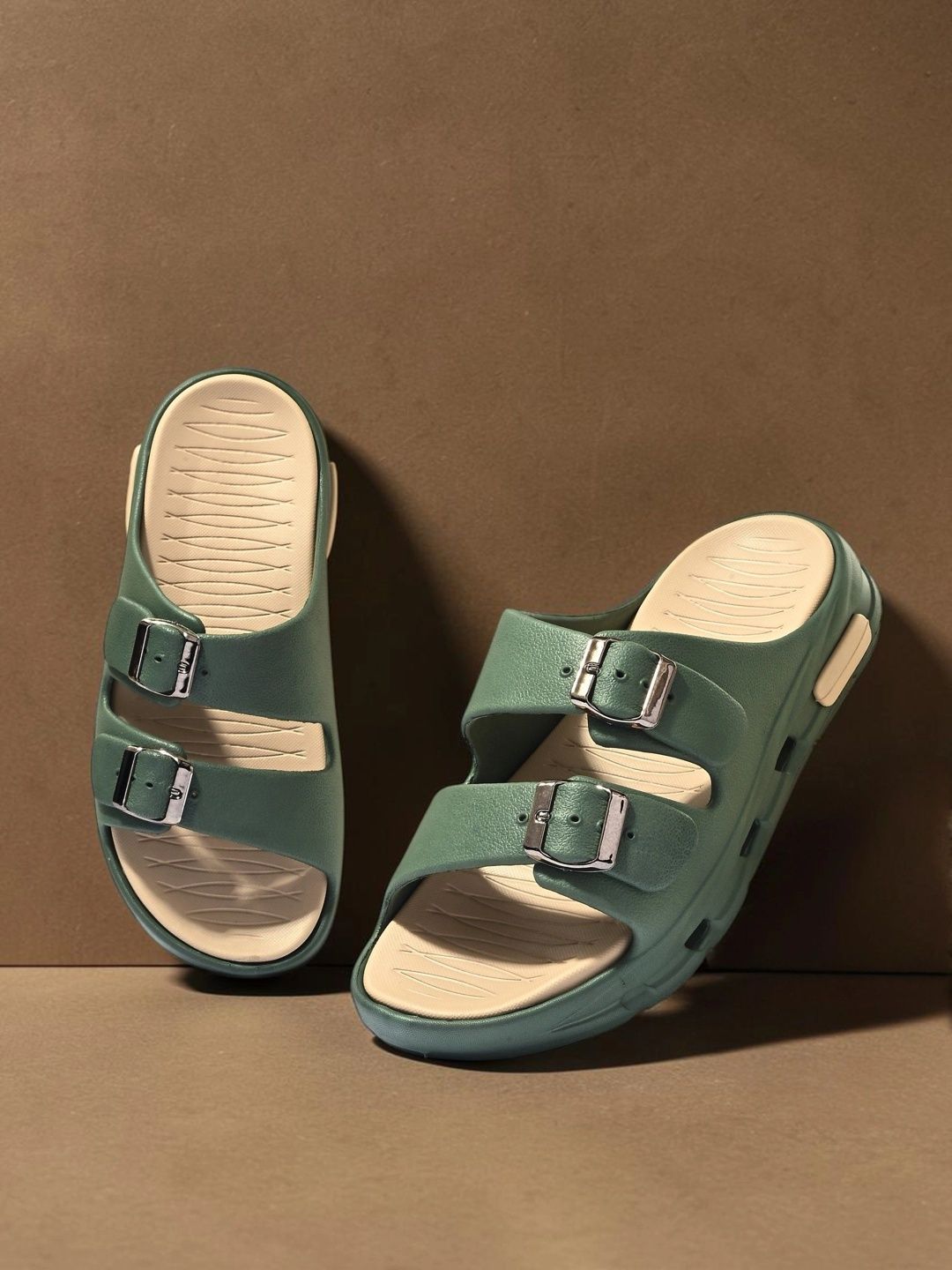 Roadster Men Sliders