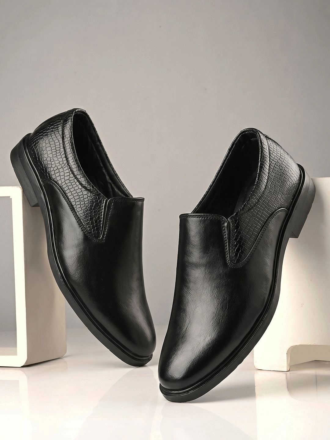 HERE&NOW HERE&NOW Men Textured  Pointed Toe Slip-On Slip-On Shoes Formal Shoes
