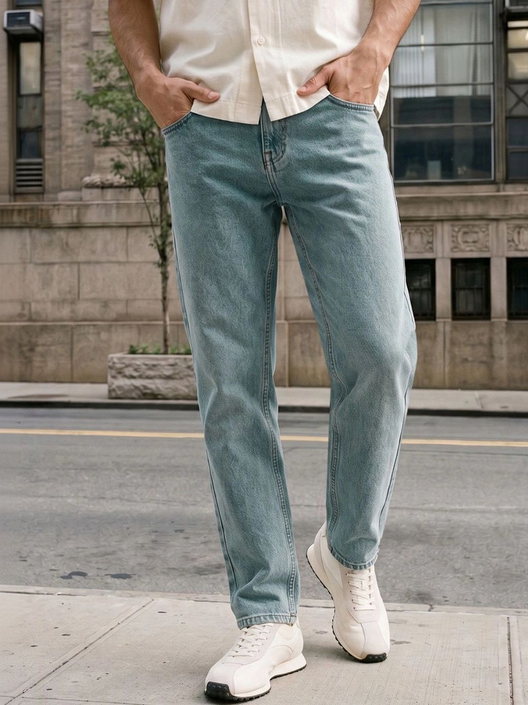 Urbano Fashion Men Relaxed Fit Mid-Rise Heavy Fade Jeans