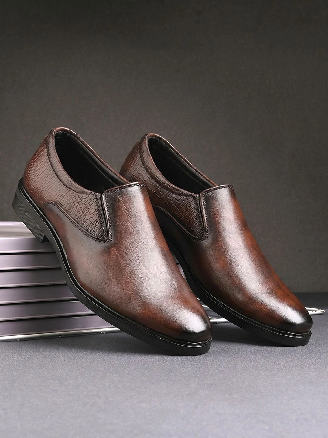 HERE&NOW HERE&NOW Men Pointed Toe Slip-On Formal Slip-On Shoes