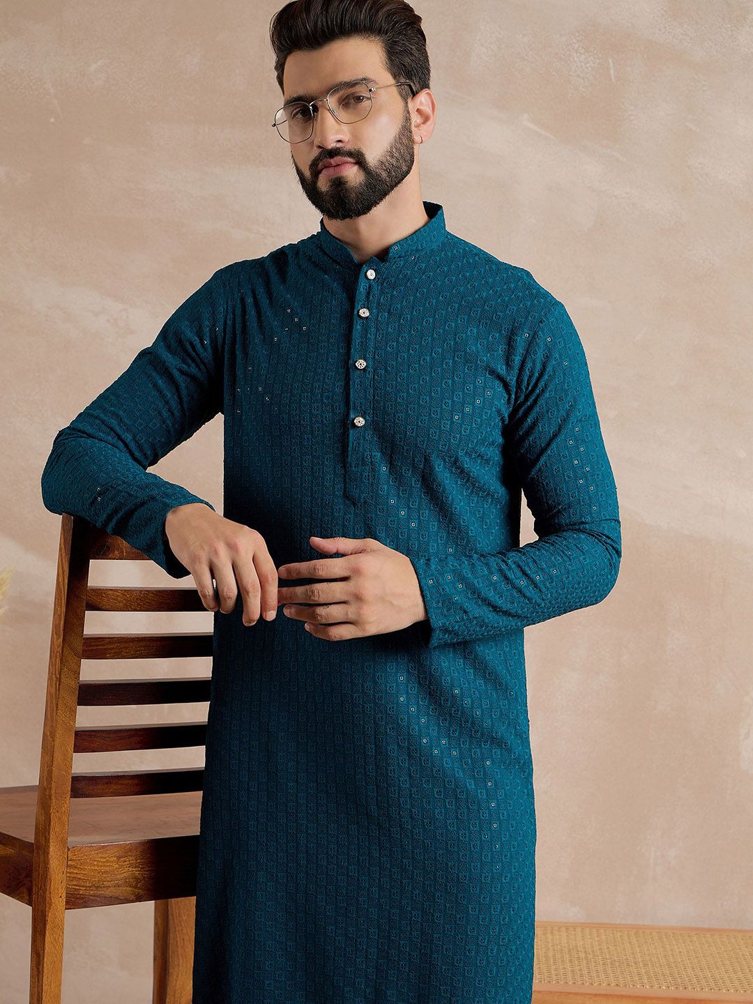 Anouk Geometric Embroidered Sequinned Mandarin Collar Straight Kurta