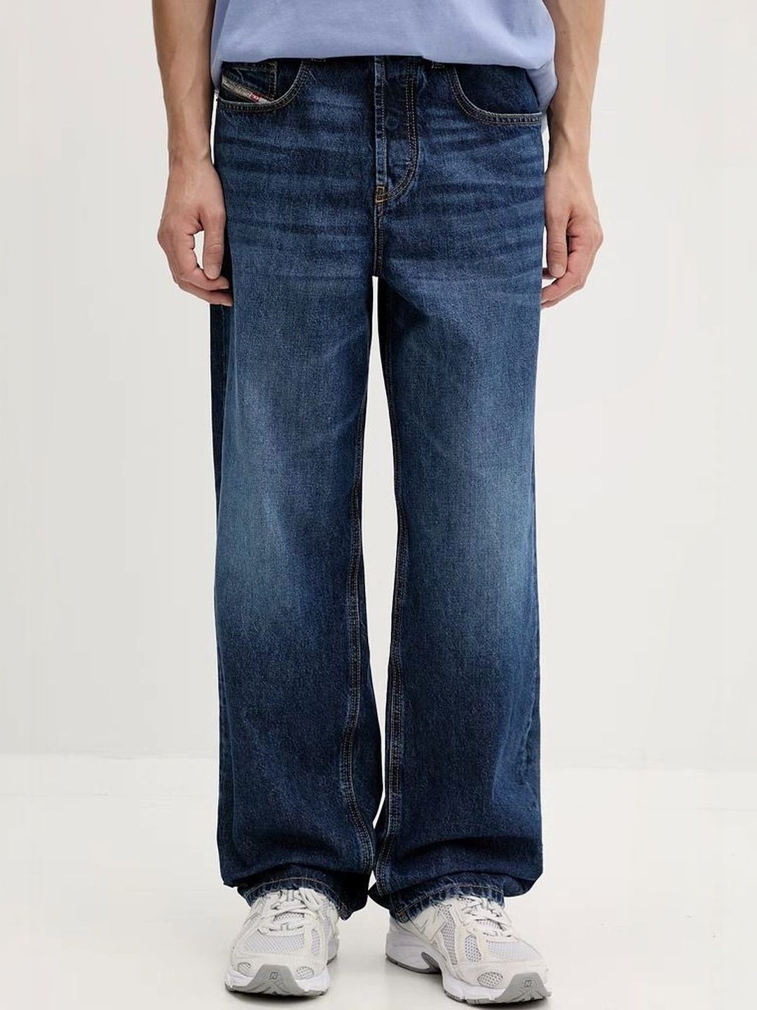 YAMEETFIT Men Jean Straight Fit Mid-Rise Low Distress Jeans