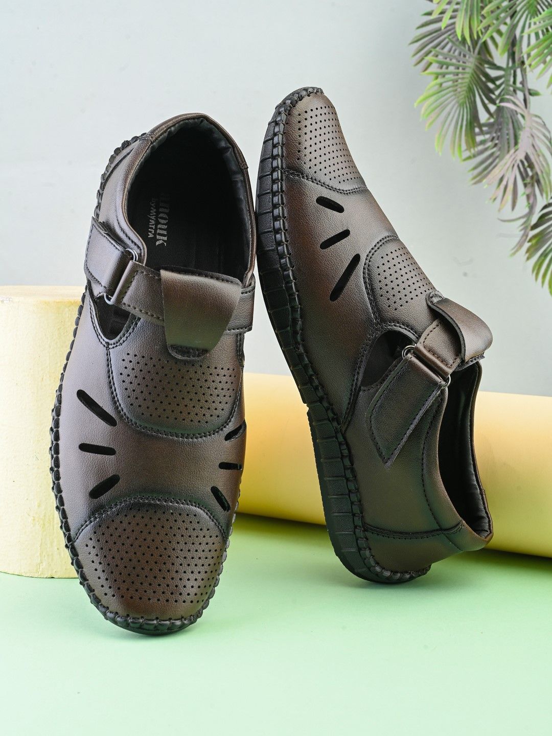 Anouk Men PU Shoe-Style Sandals