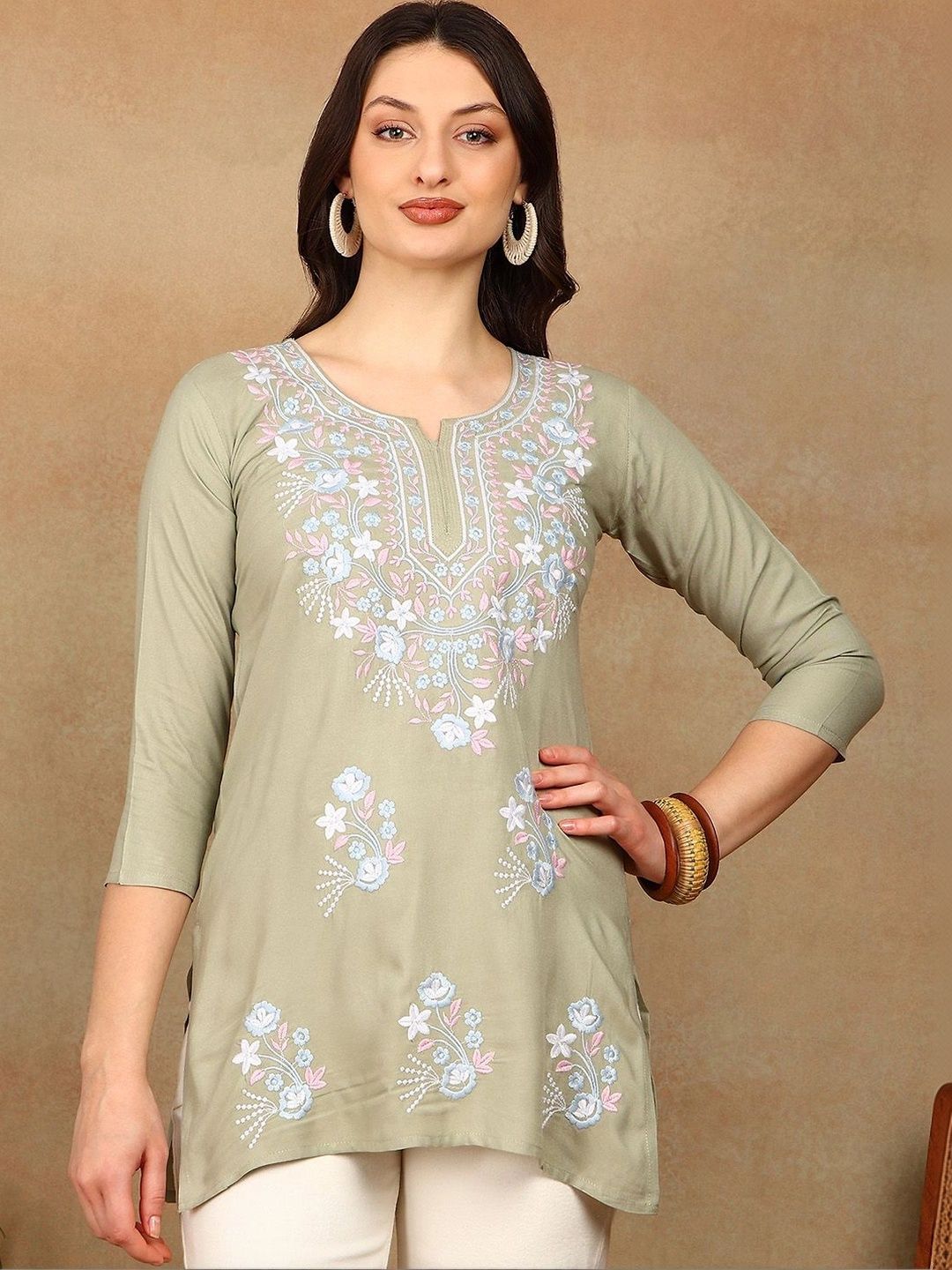 TOP N THREAD Floral Embroidered Chikankari Liva Blend Chikankari Kurti