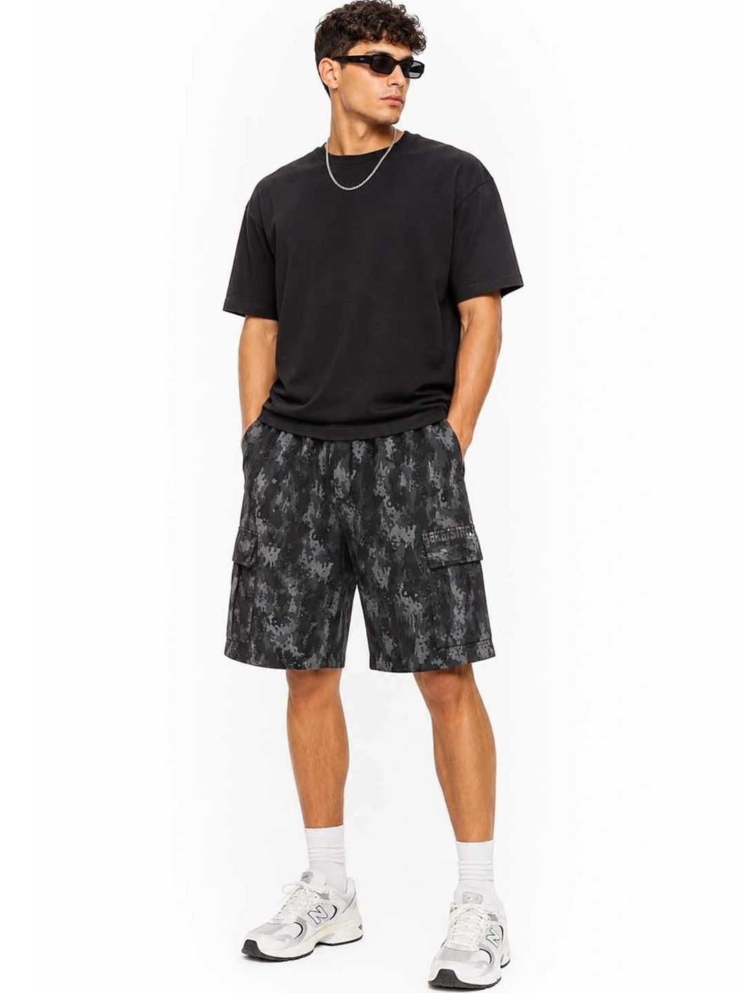 Aakarshini Men Camouflage Printed Cargo Shorts