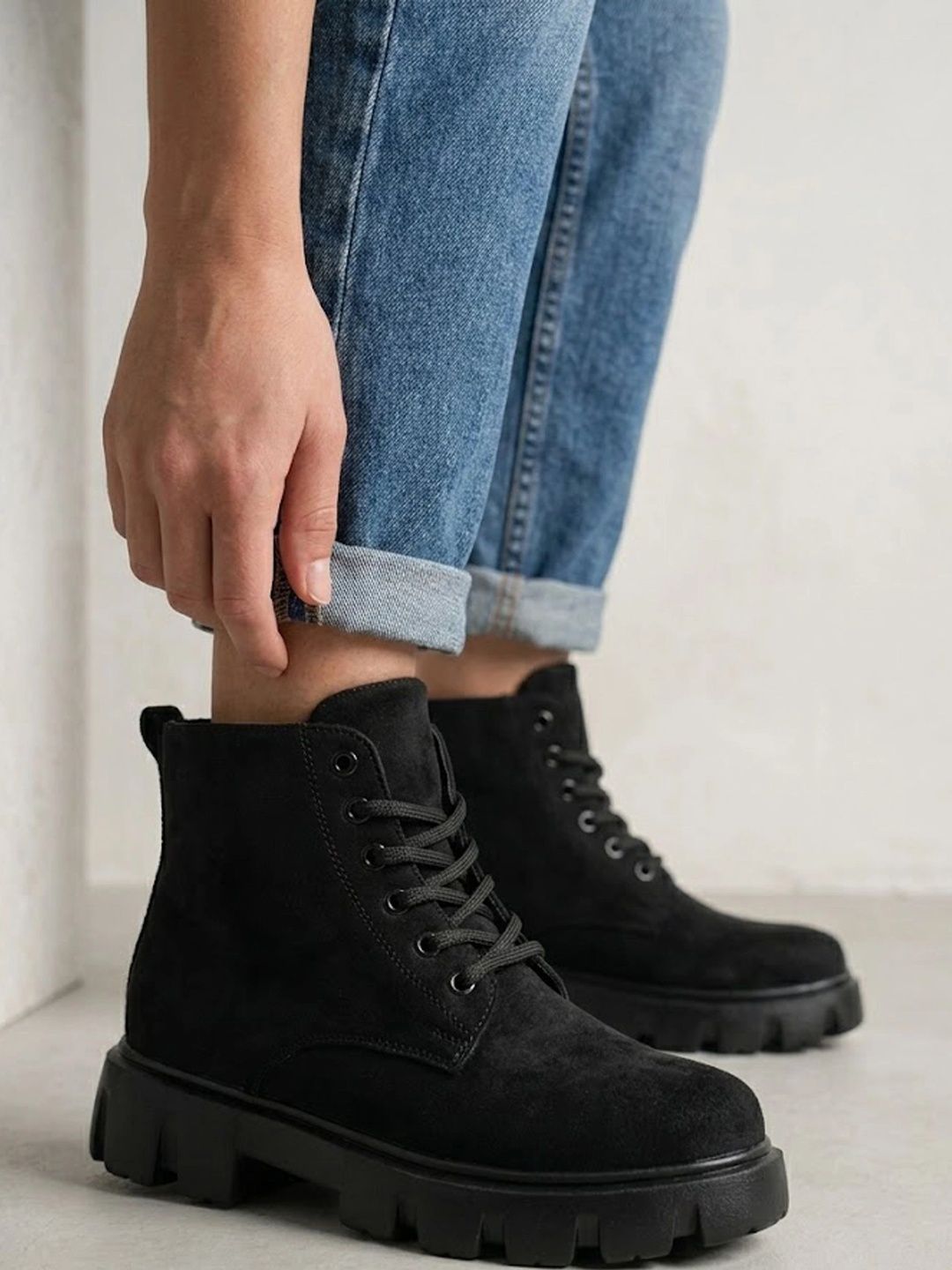 Layasa Layasa Women Round Toe Lace-Ups Chunky Boots