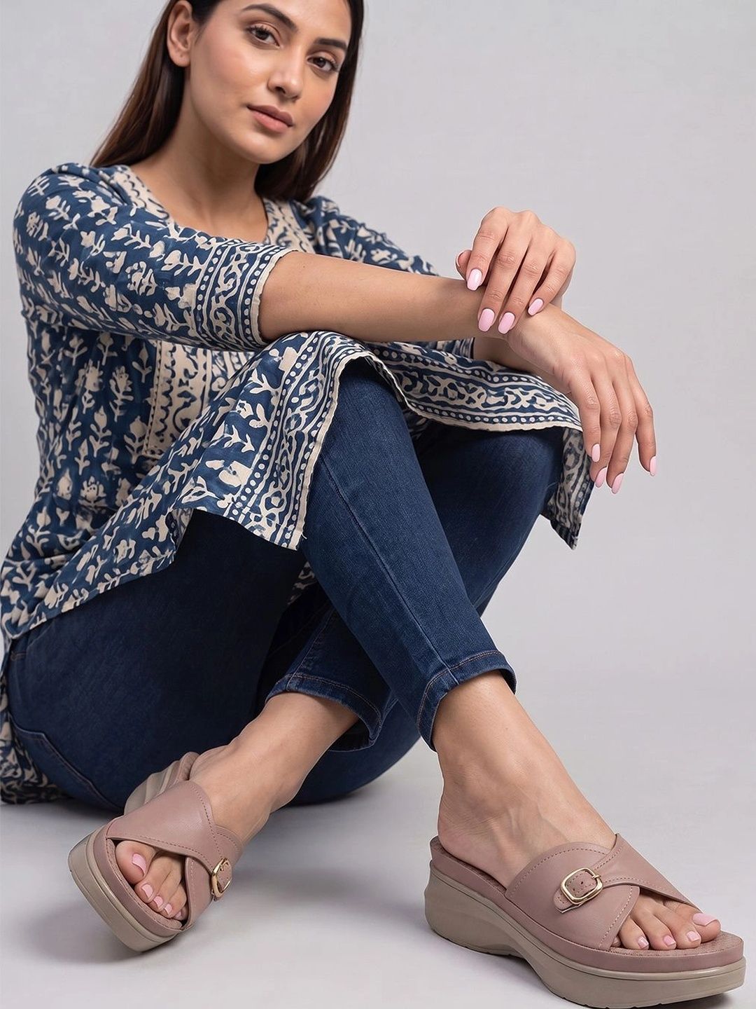 SIRDENILL SIRDENILL Women Textured Open Toe Flats with Buckles