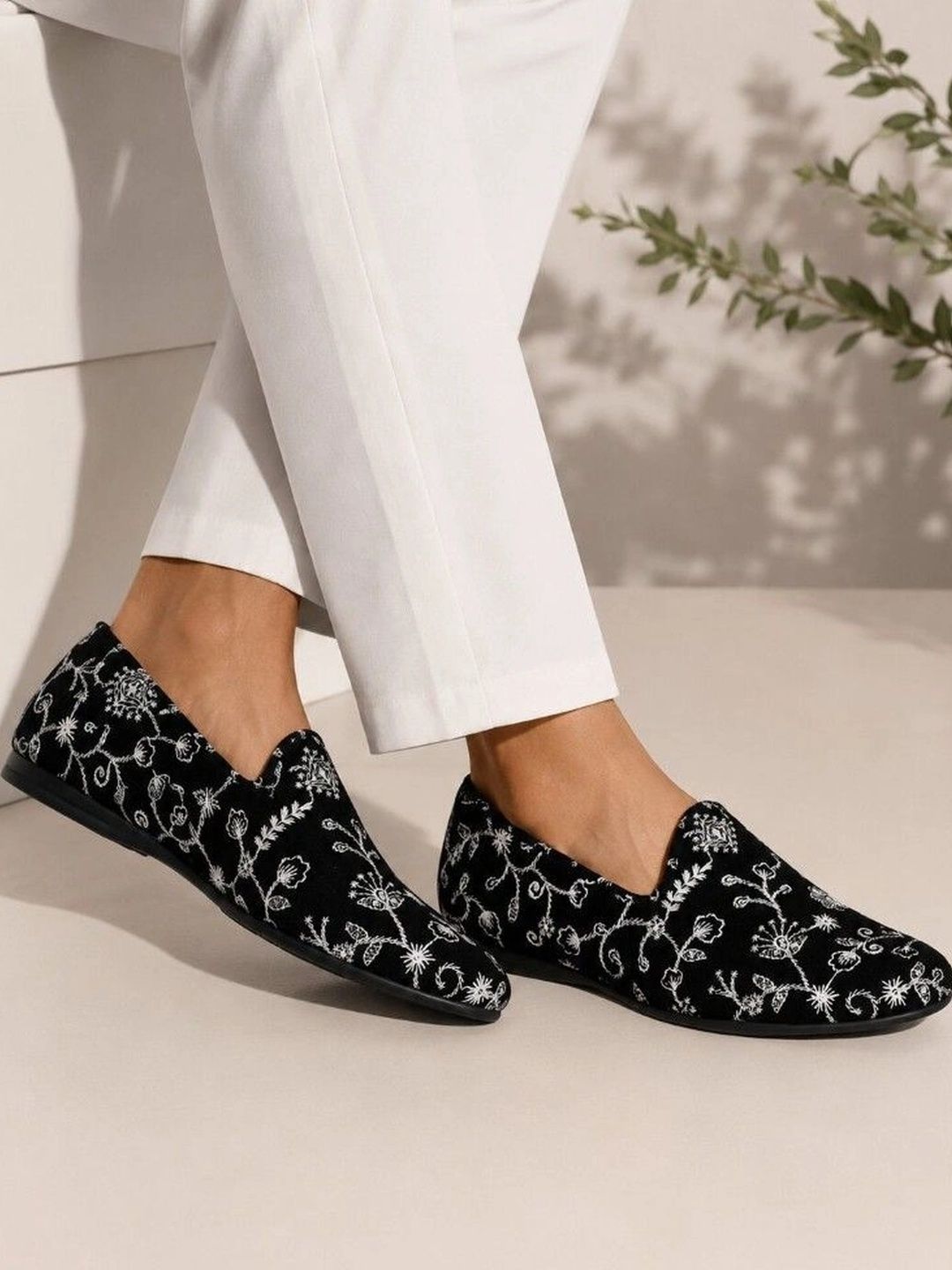 House of Pataudi Men Woven Design Loafers