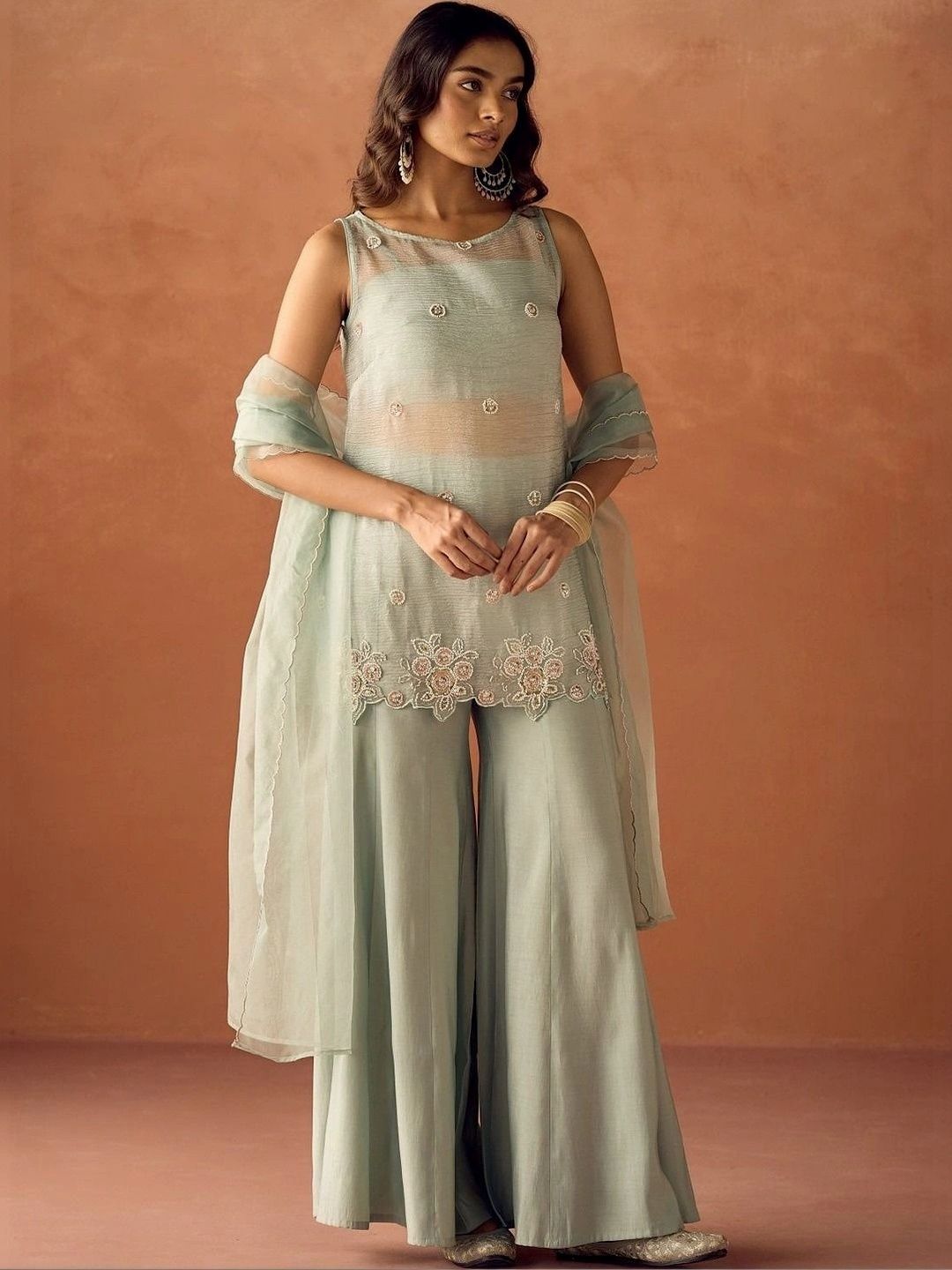KOTRONS Women Floral Embroidered Regular Thread Work Kurta with Palazzos & With Dupatta