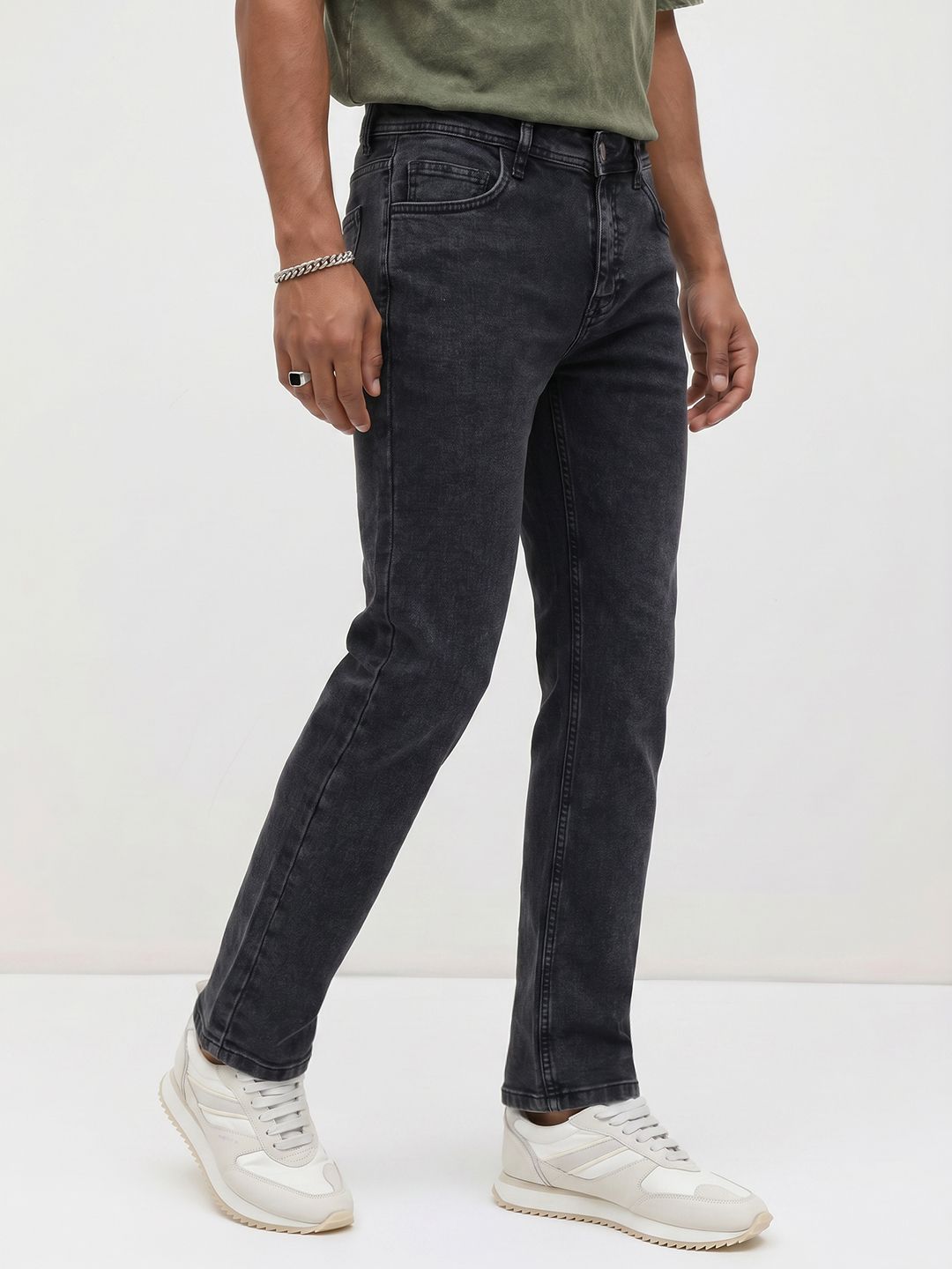 Roadster The Roadster Life Co. Men Slim Fit Light Fade Stretchable Jeans