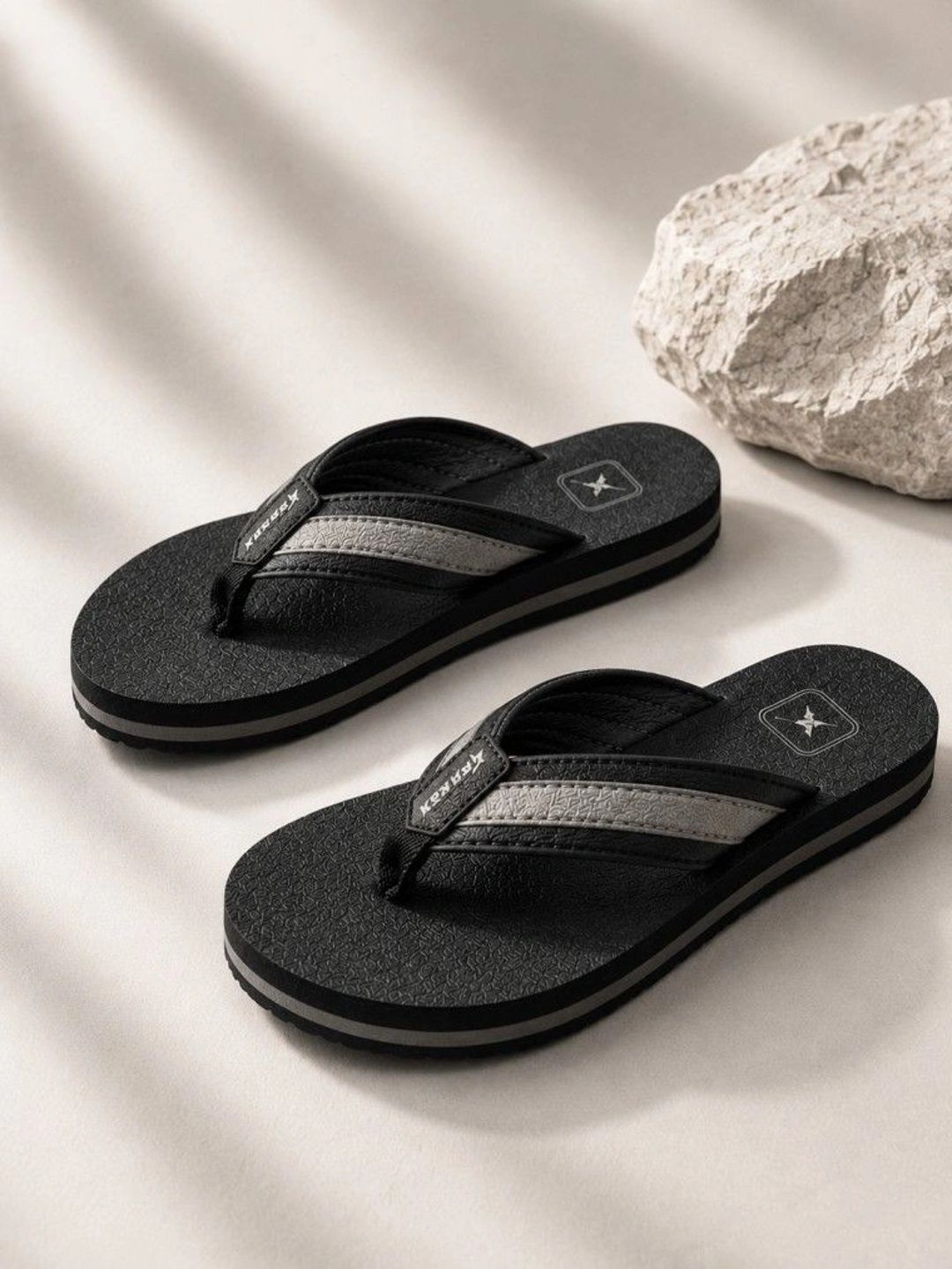 KRAASA Men Colourblocked Thong Flip-Flops