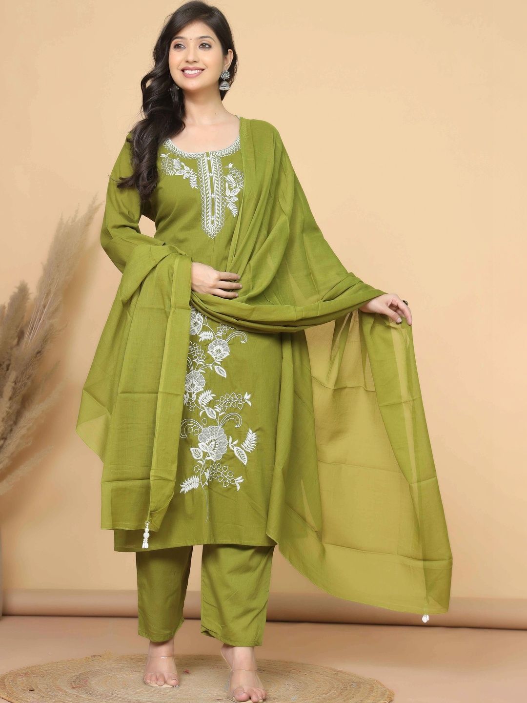 JUNAID FASHION Women Floral Embroidered Regular Thread Work Pure Cotton Kurta with Trousers & With Dupatta