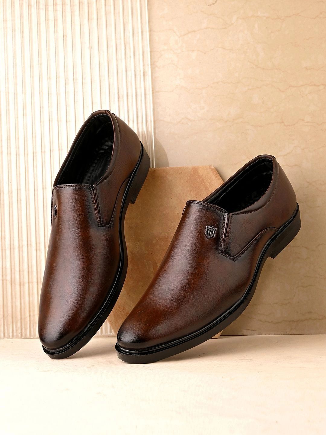 HERE&NOW HERE&NOW Men PU Pointed Toe Slip-On Slip-On Shoes Formal Shoes