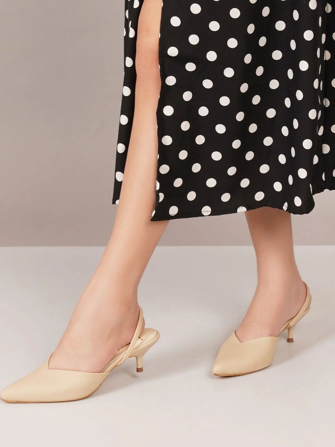 JM Looks Textured Kitten Pumps